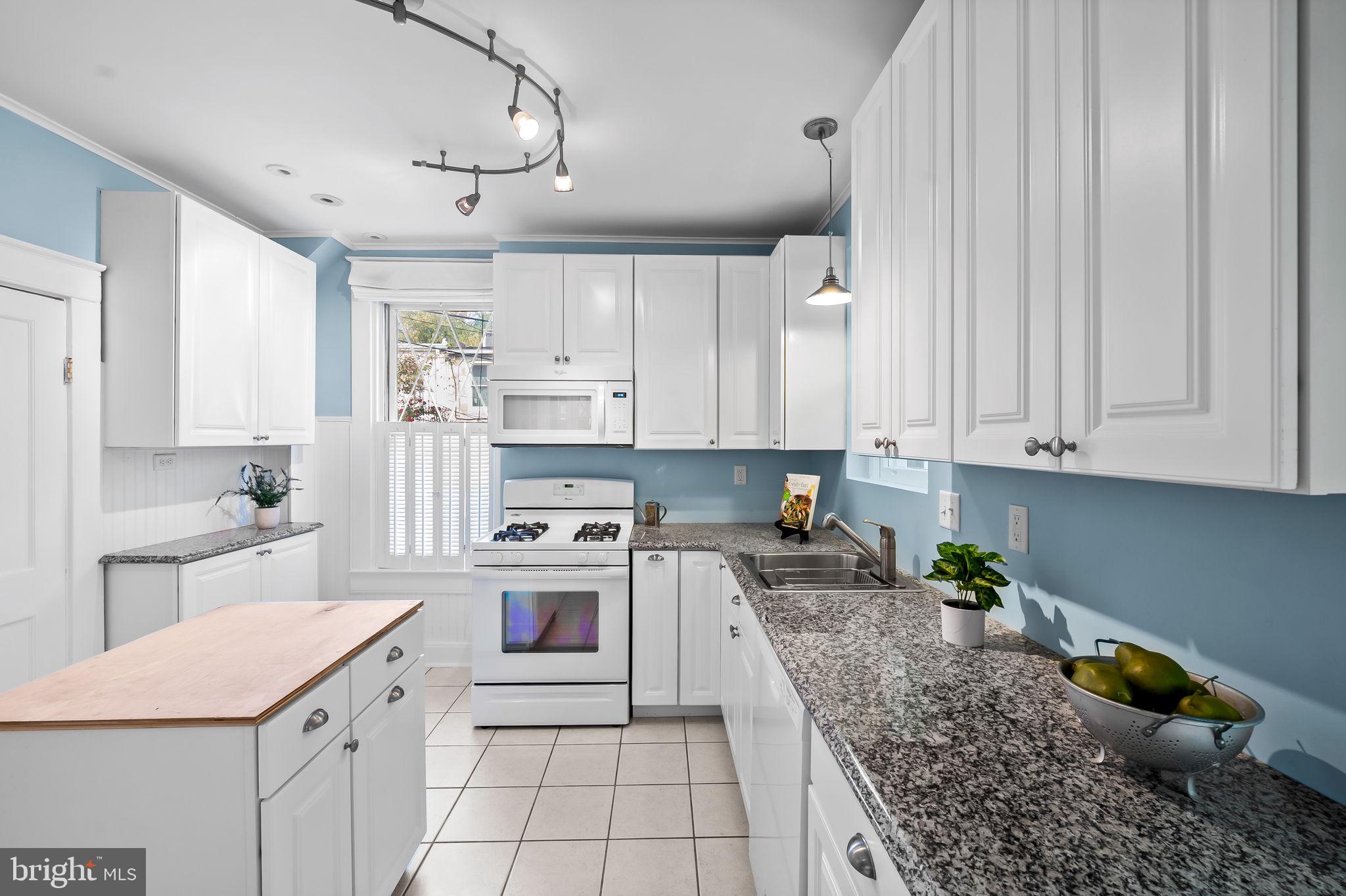 HAMPDEN HISTORIC DISTRICT - Residential