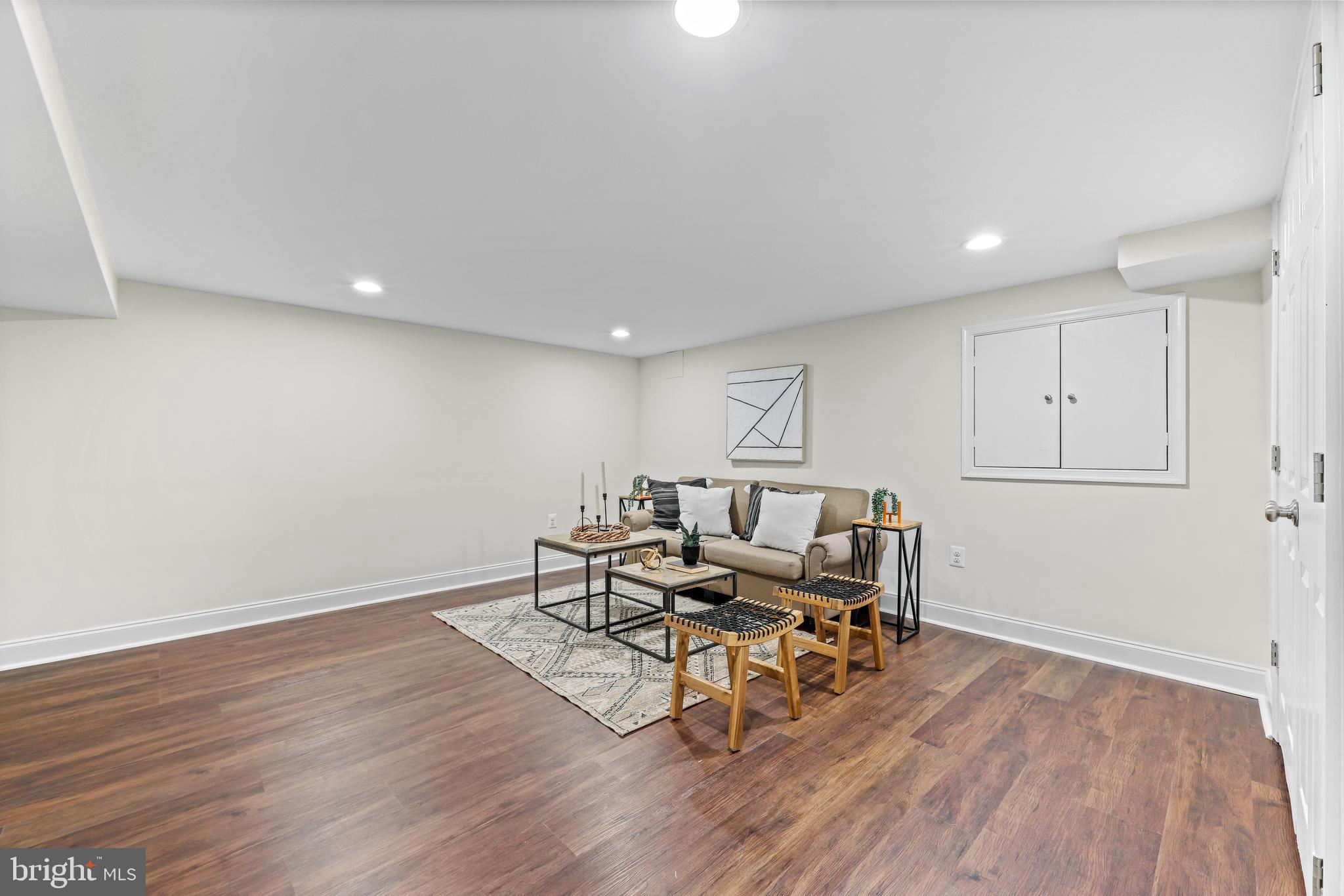 ROLAND PARK - Residential