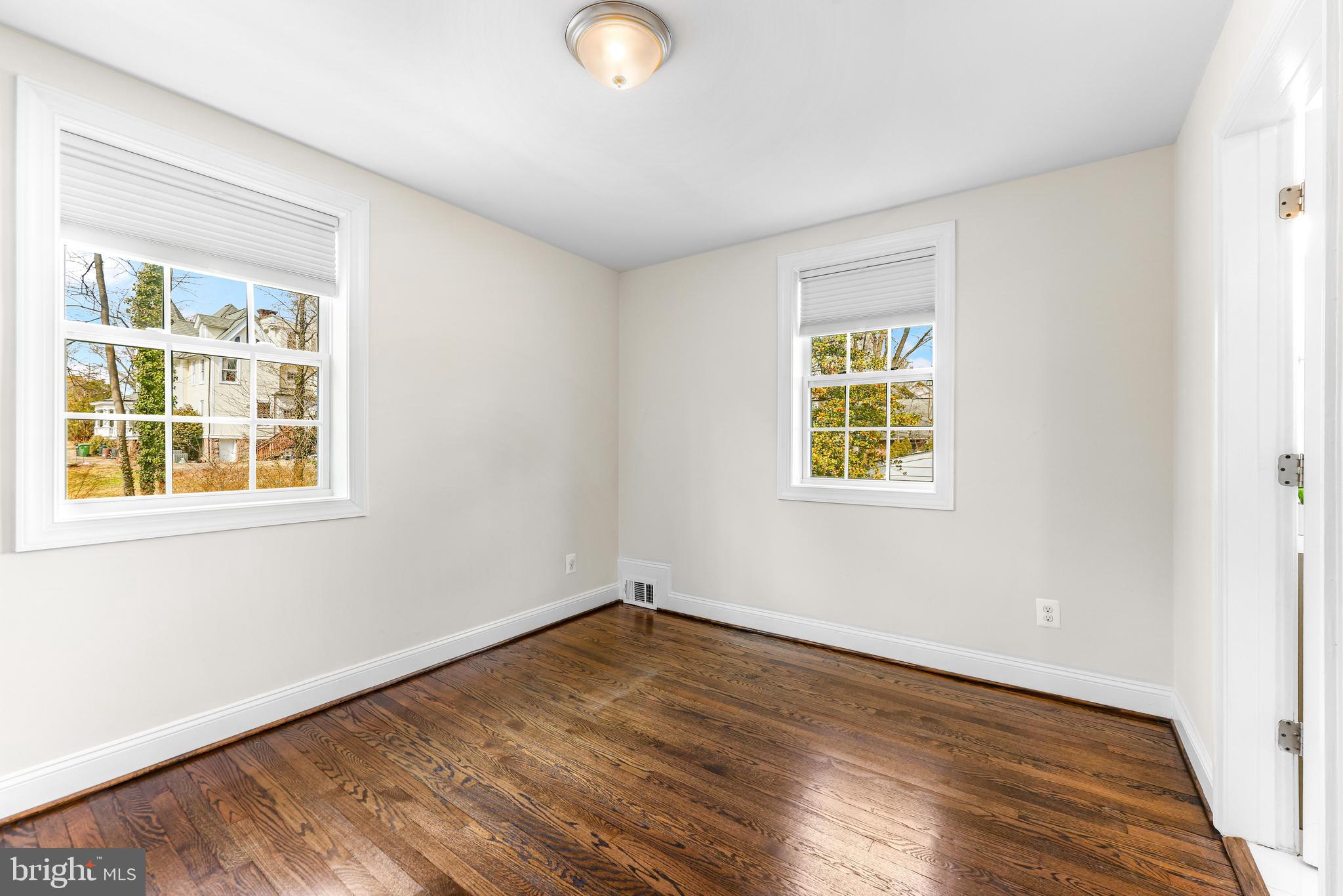 ROLAND PARK - Residential