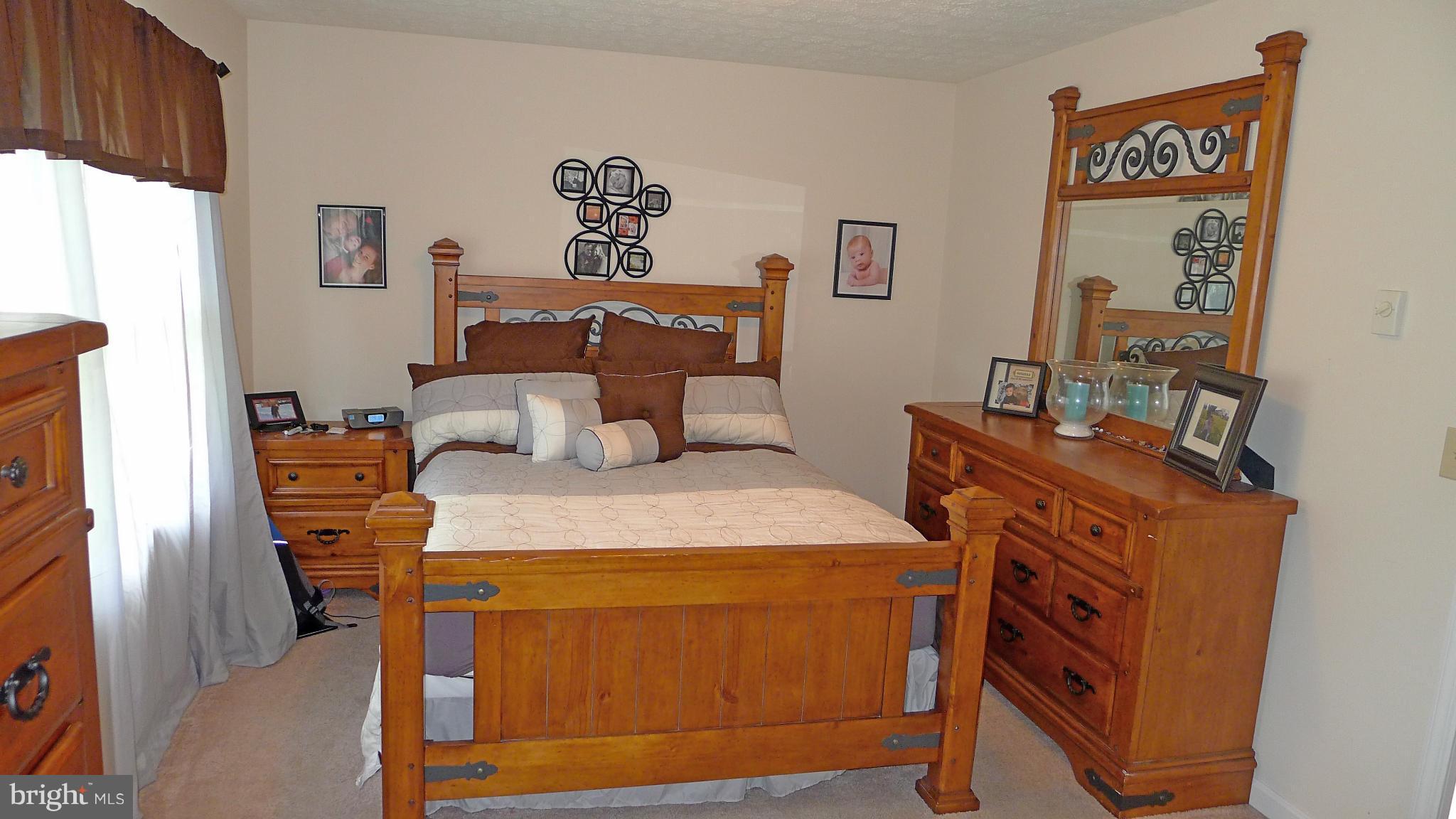 FORT HILL FARMS - Residential