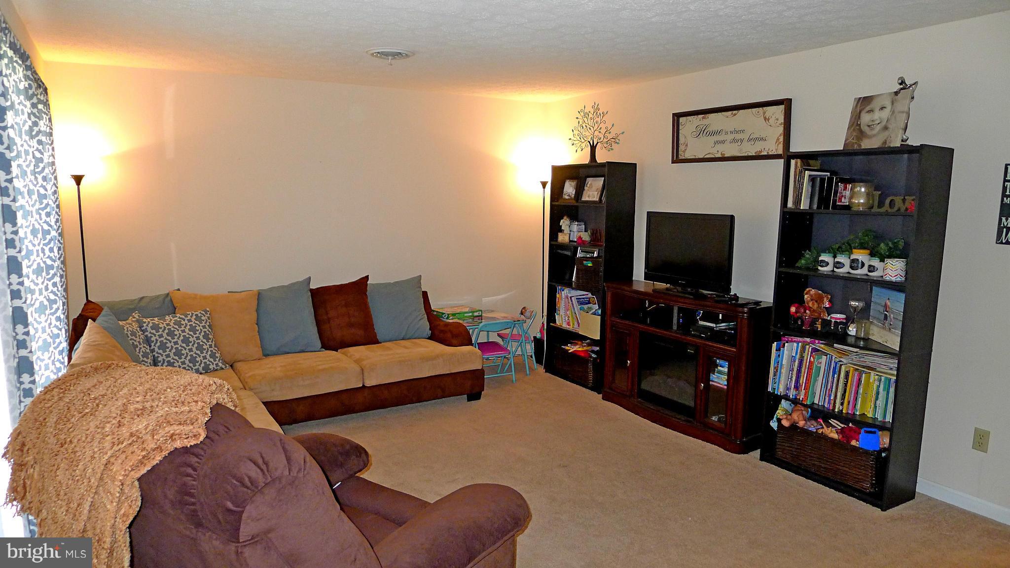 FORT HILL FARMS - Residential