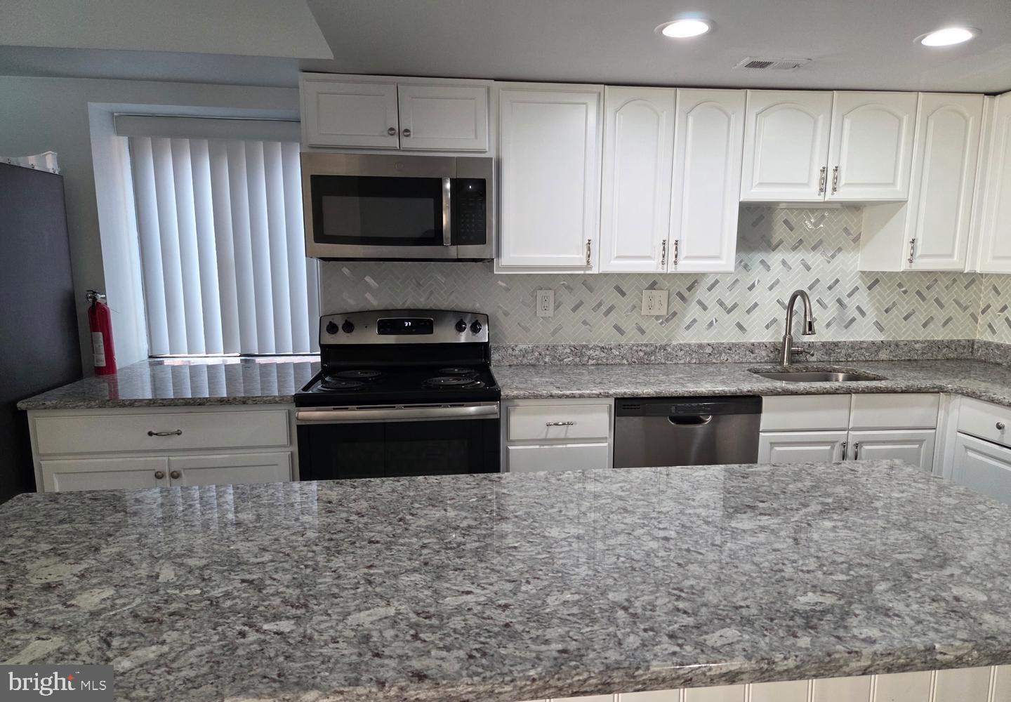 805 STONYBROOK DRIVE 805