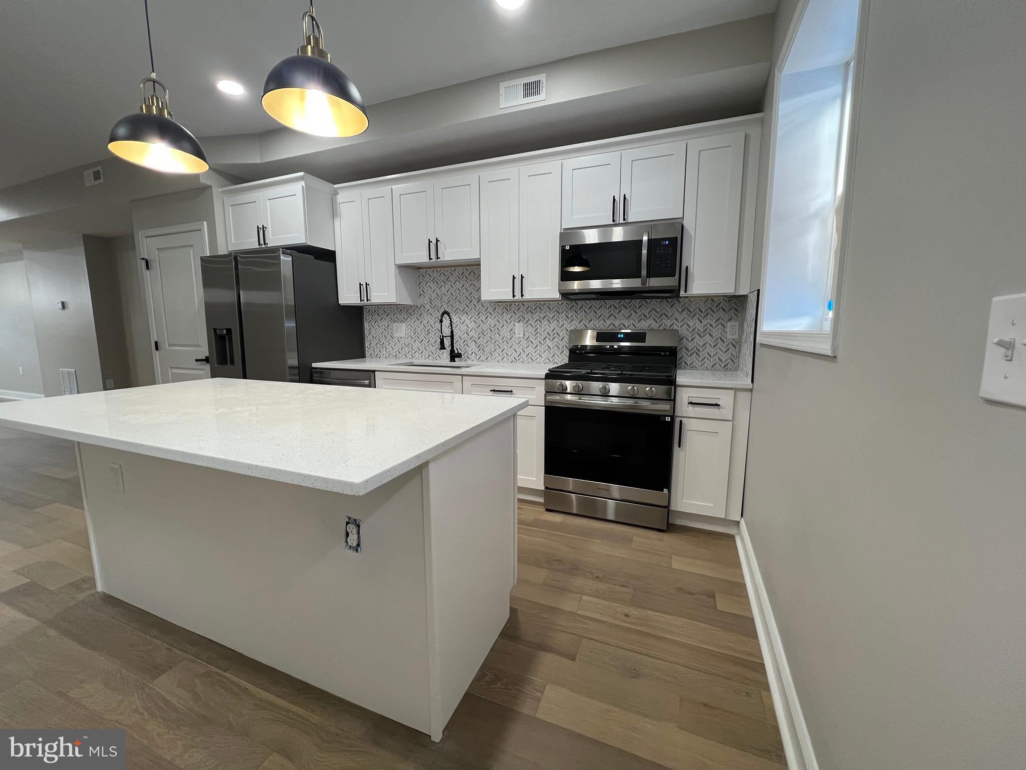 EAST MONUMENT HISTORIC DISTRICT - Residential Lease