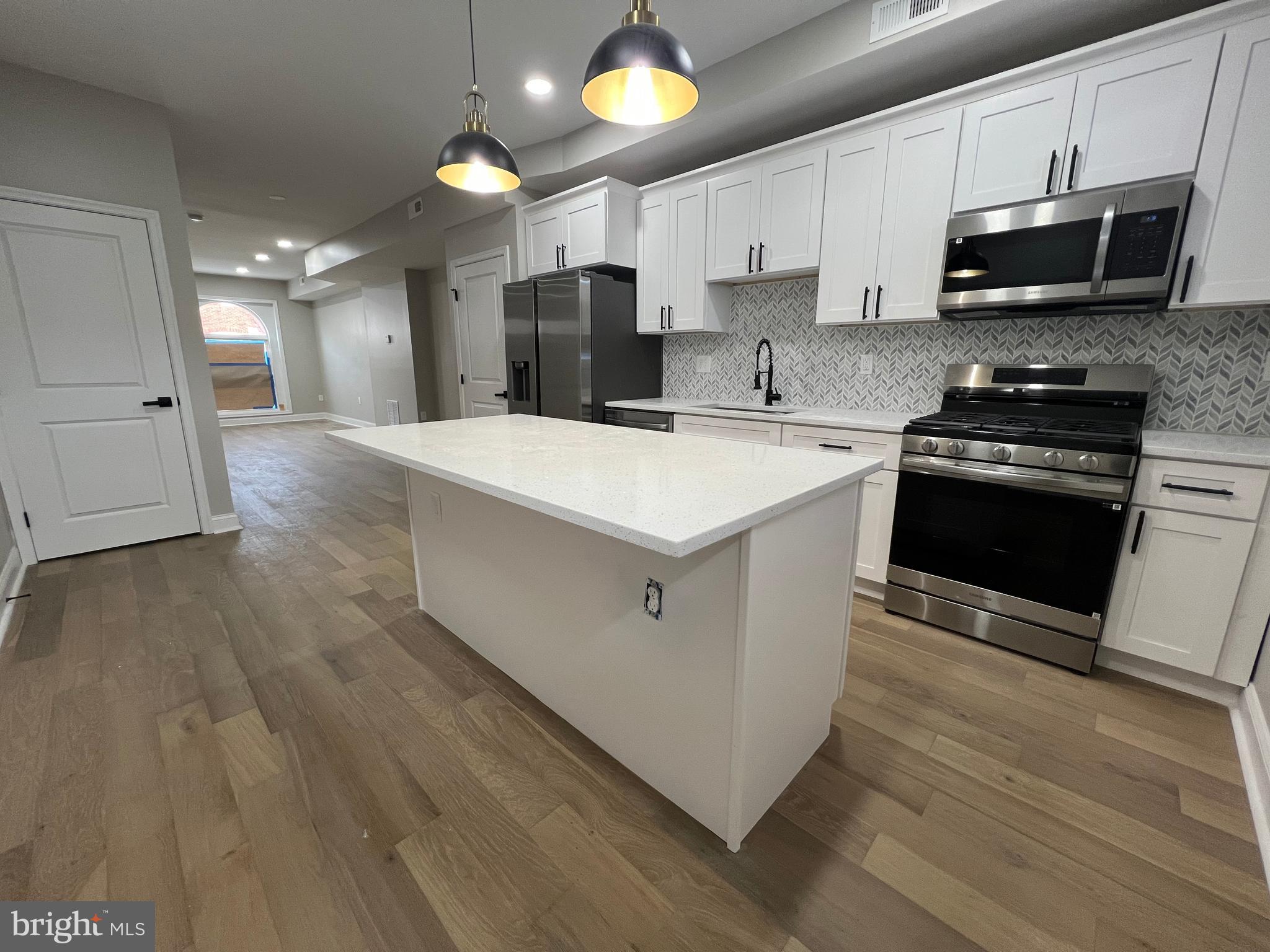 EAST MONUMENT HISTORIC DISTRICT - Residential Lease