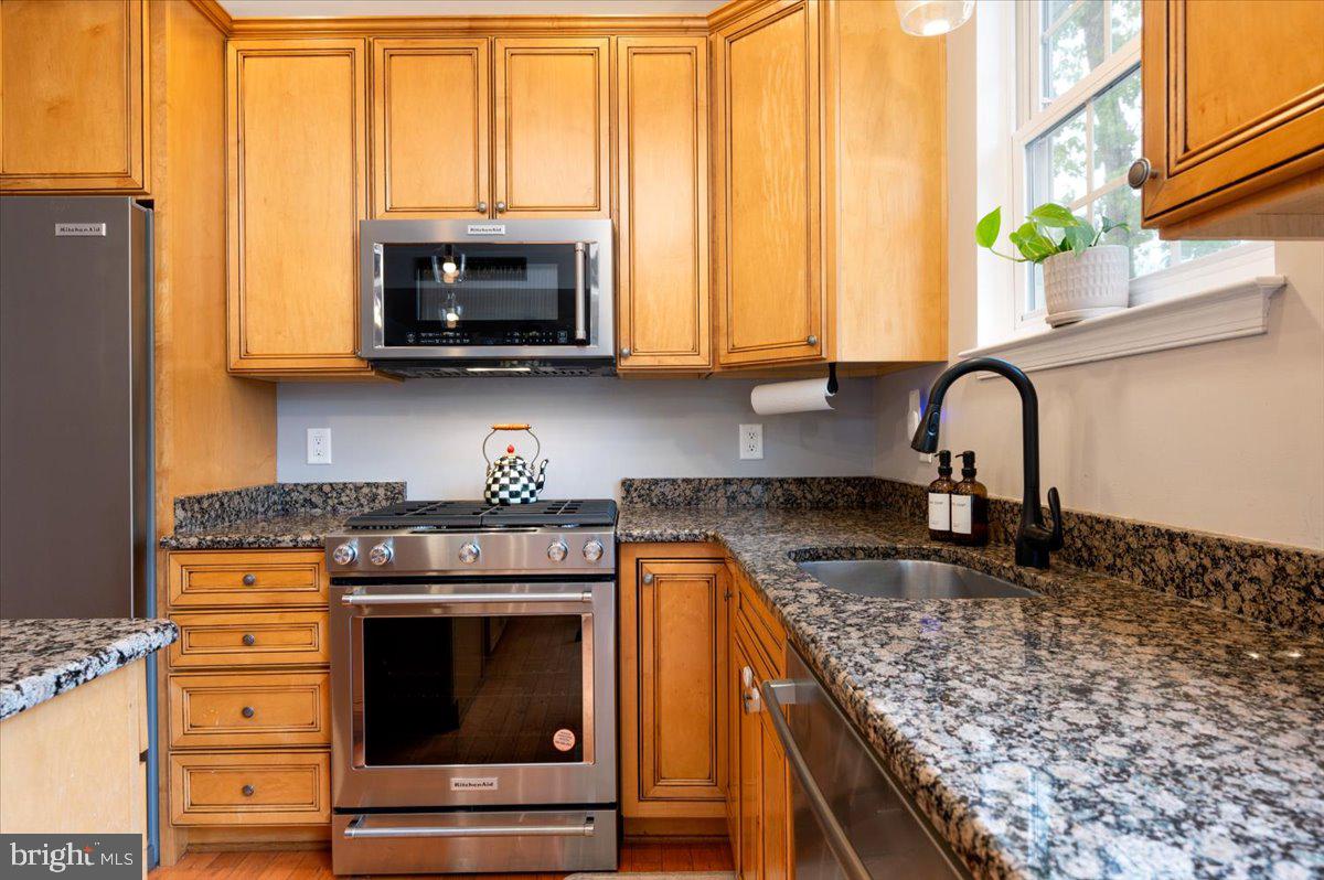 CARROLLTON MANOR - Residential