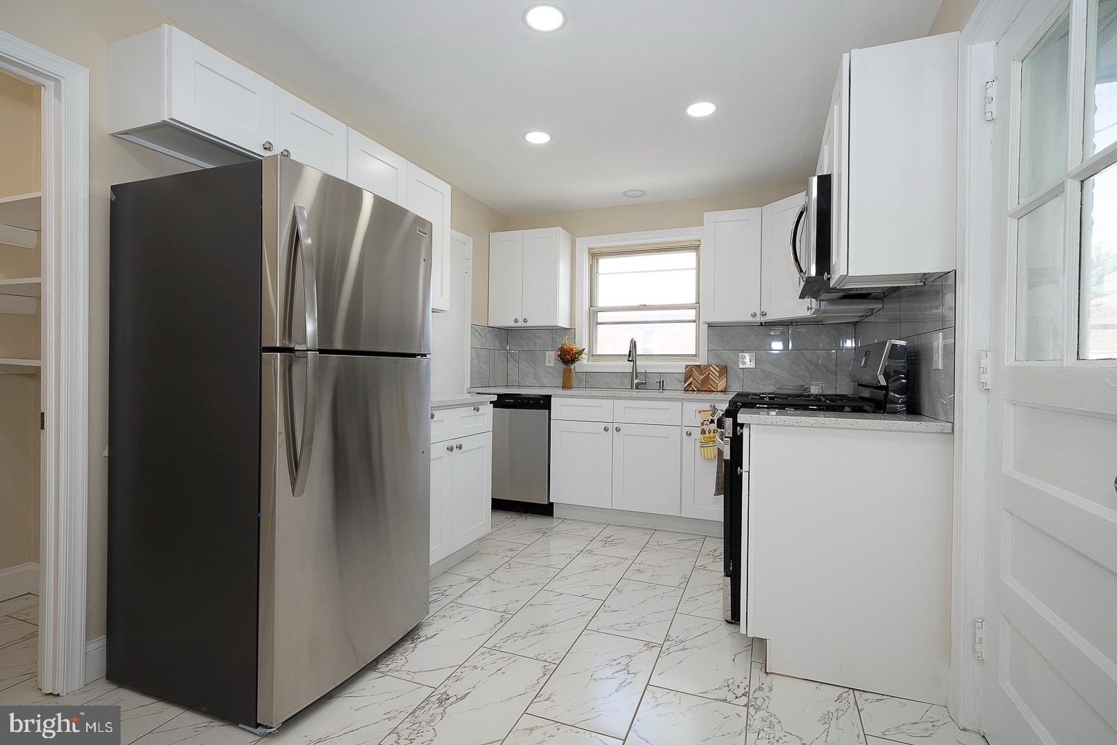 CLIFTON HEIGHTS - Residential