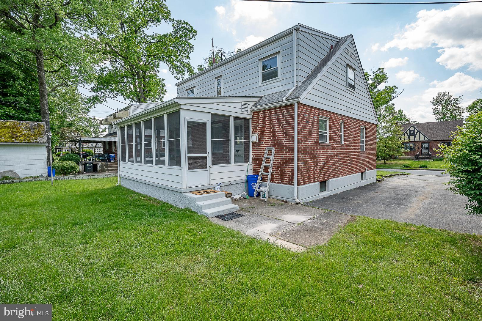 CLIFTON HEIGHTS - Residential