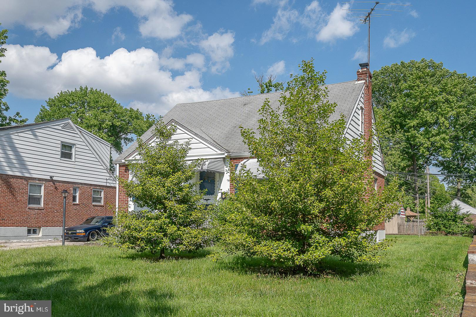 CLIFTON HEIGHTS - Residential