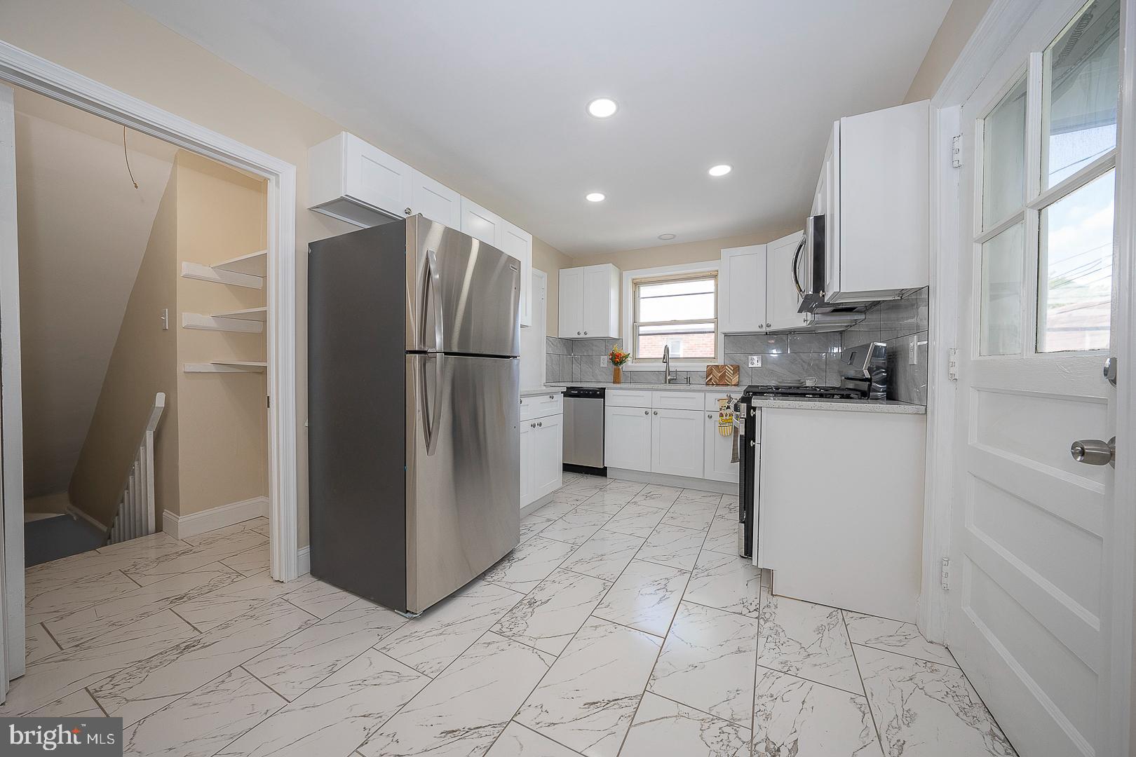 CLIFTON HEIGHTS - Residential