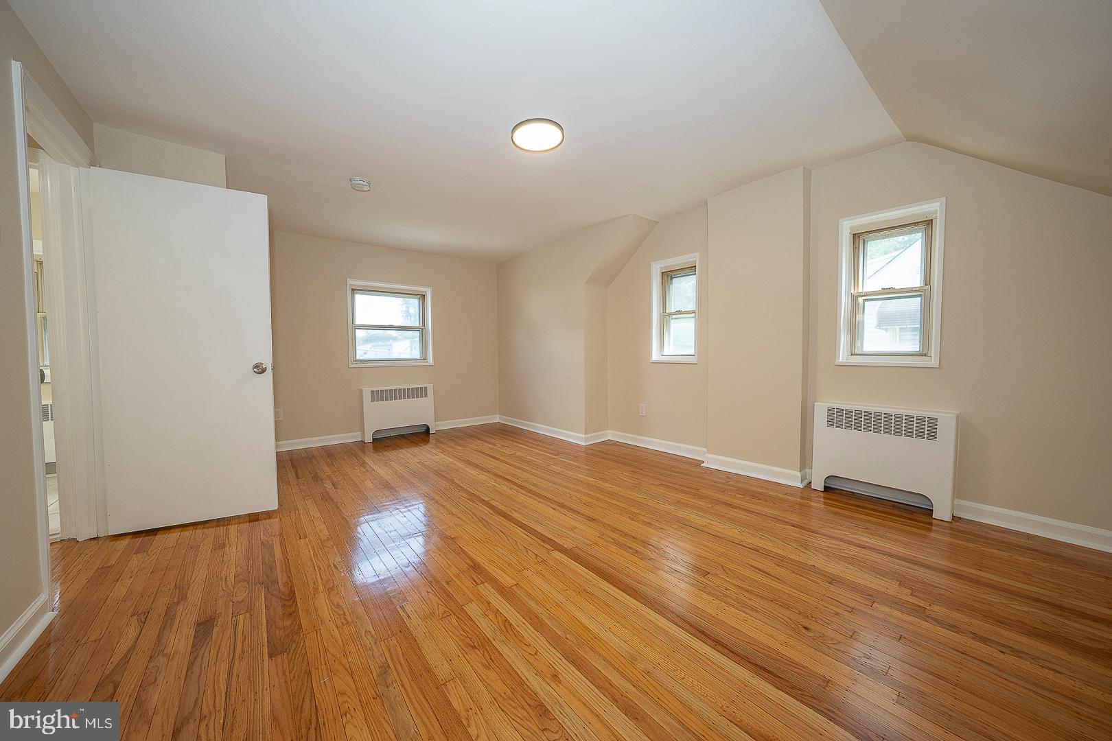 CLIFTON HEIGHTS - Residential