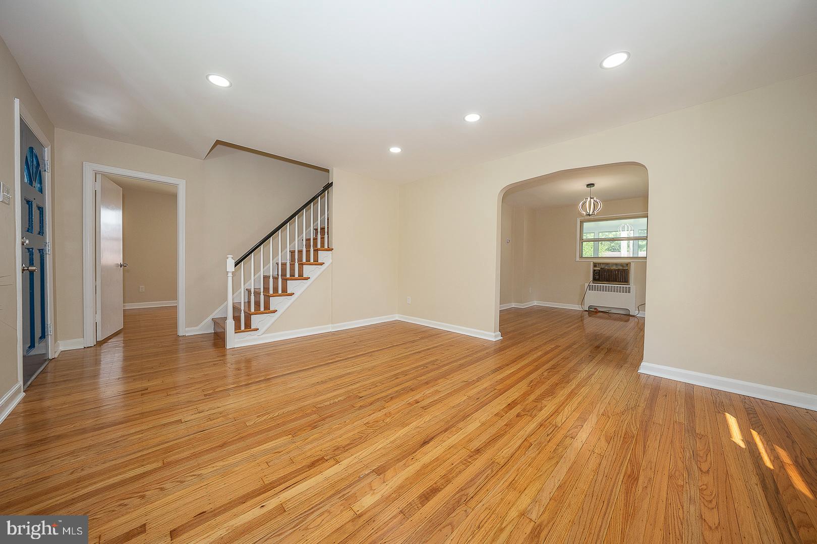 CLIFTON HEIGHTS - Residential