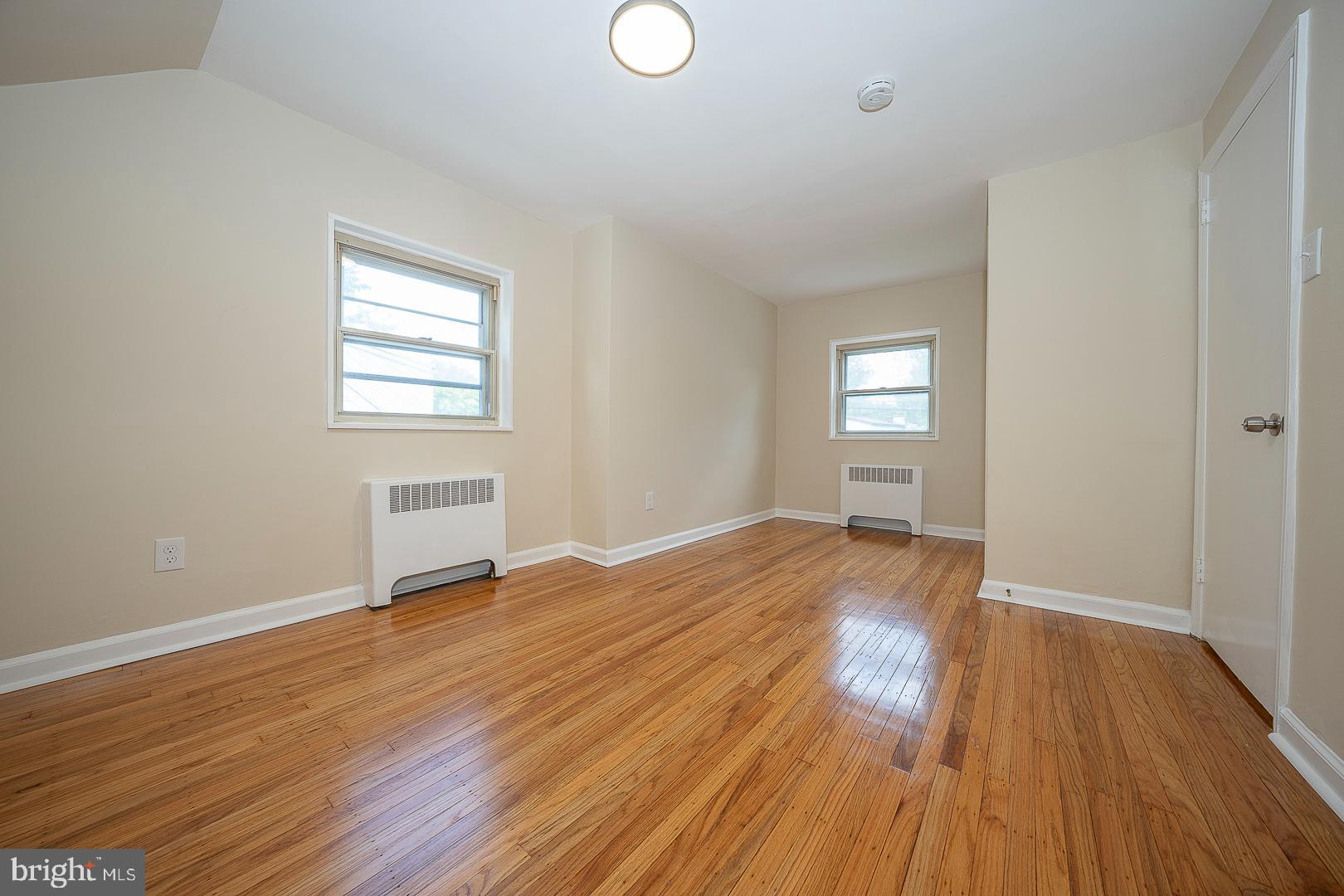 CLIFTON HEIGHTS - Residential