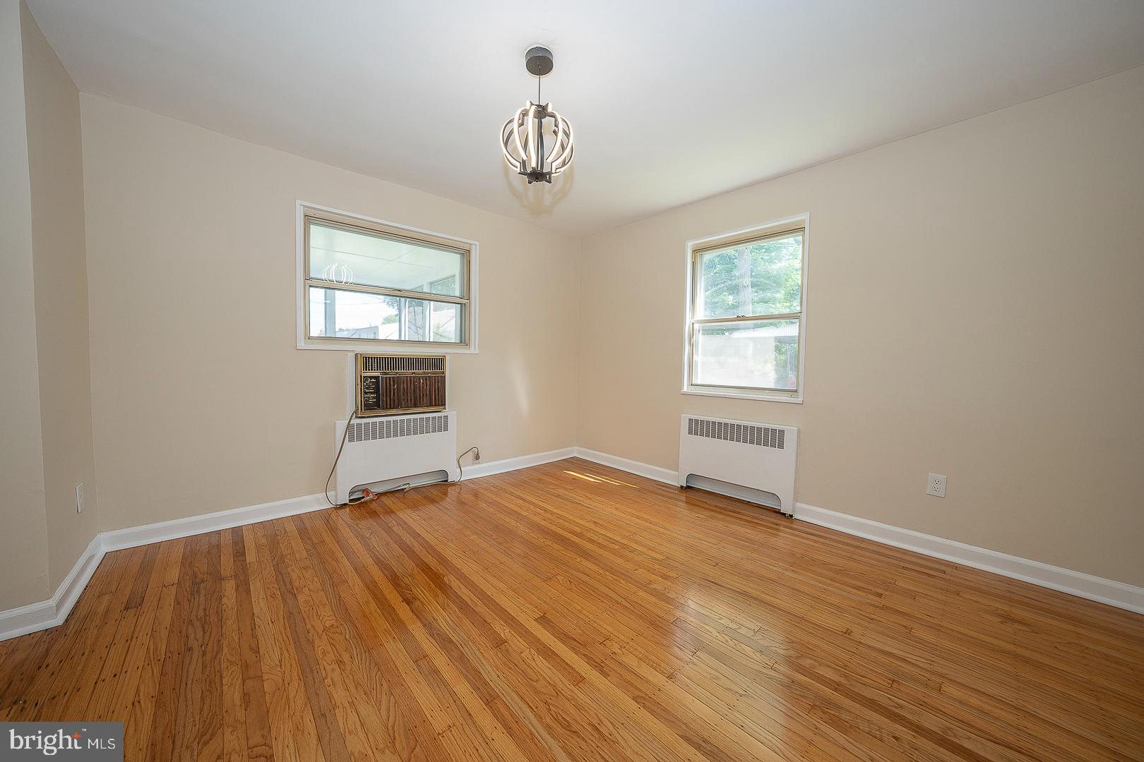 CLIFTON HEIGHTS - Residential