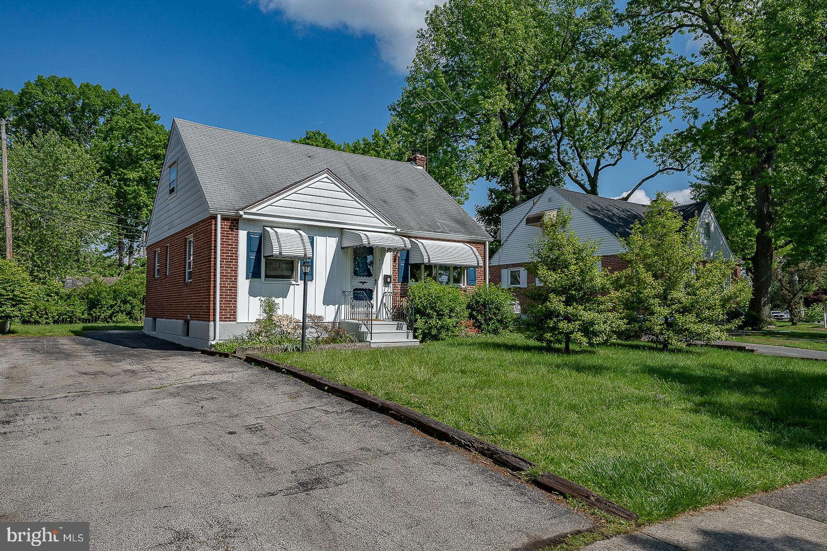 CLIFTON HEIGHTS - Residential