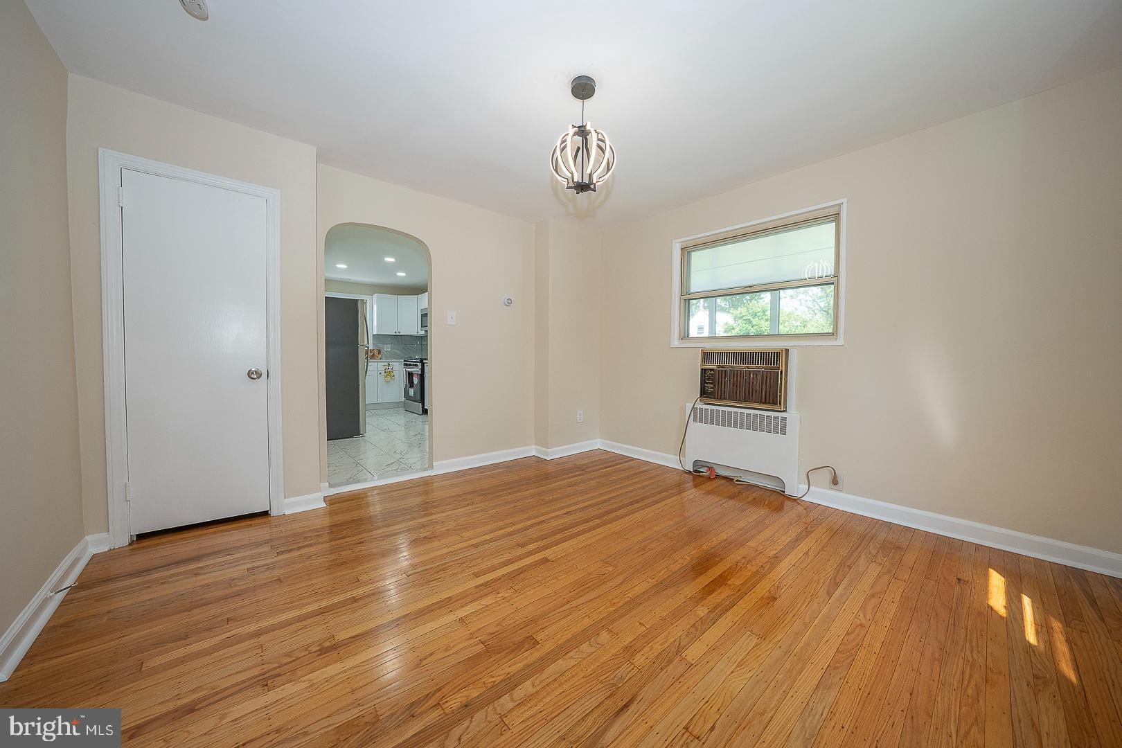 CLIFTON HEIGHTS - Residential