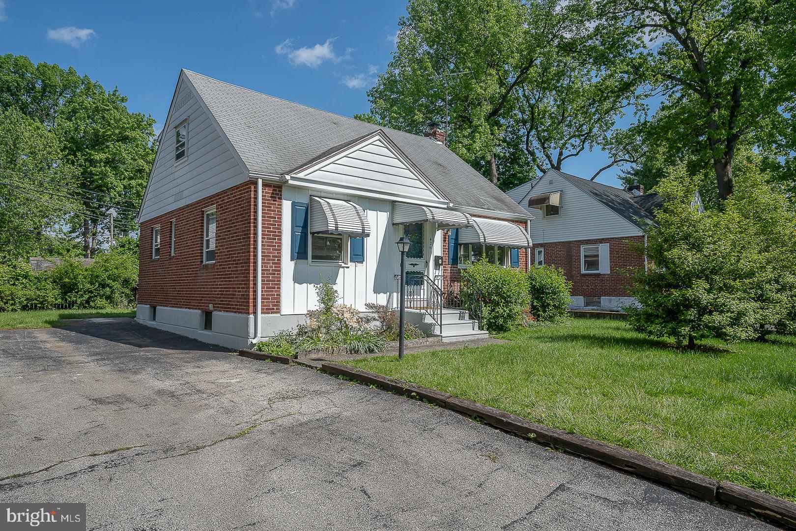 CLIFTON HEIGHTS - Residential