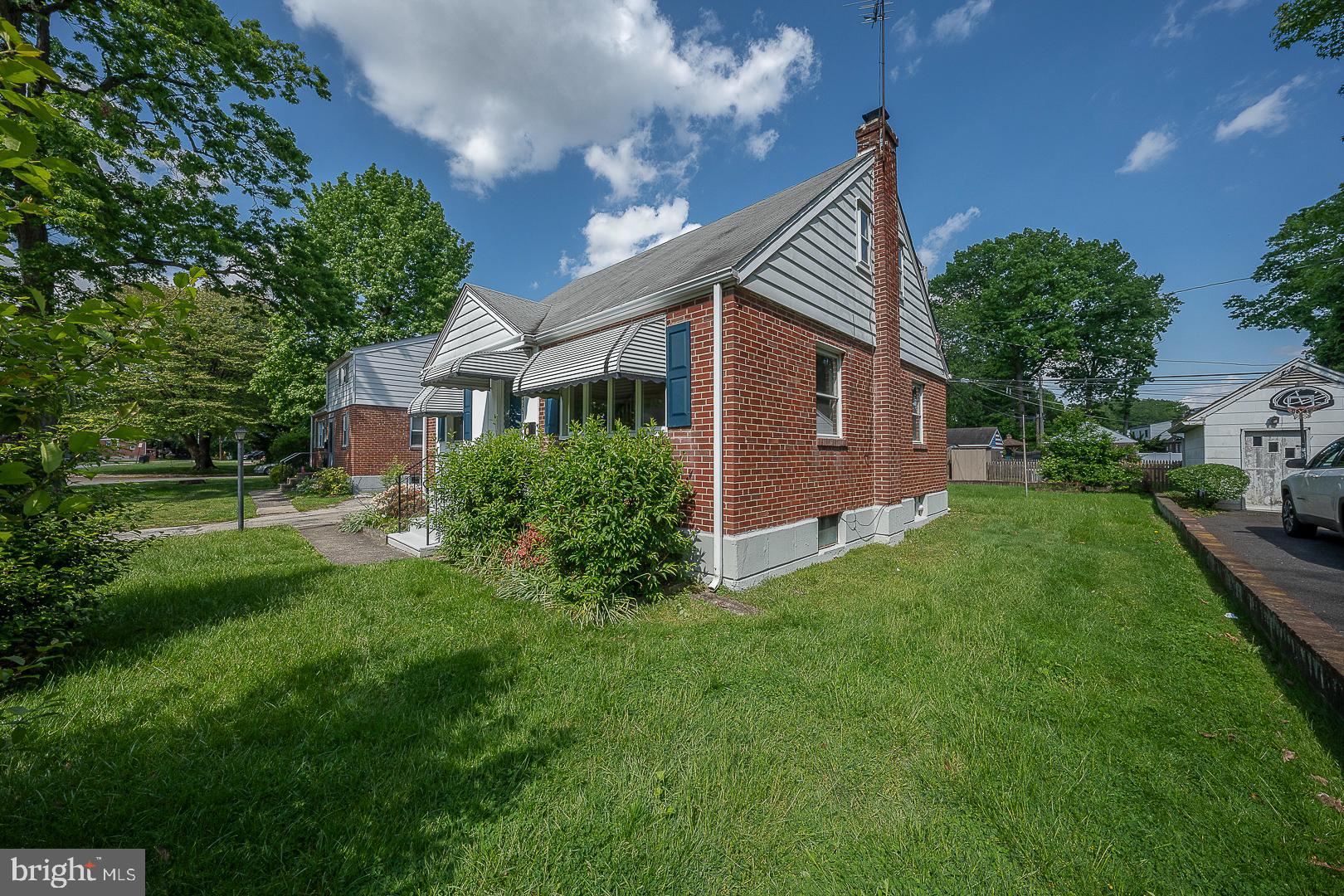 CLIFTON HEIGHTS - Residential