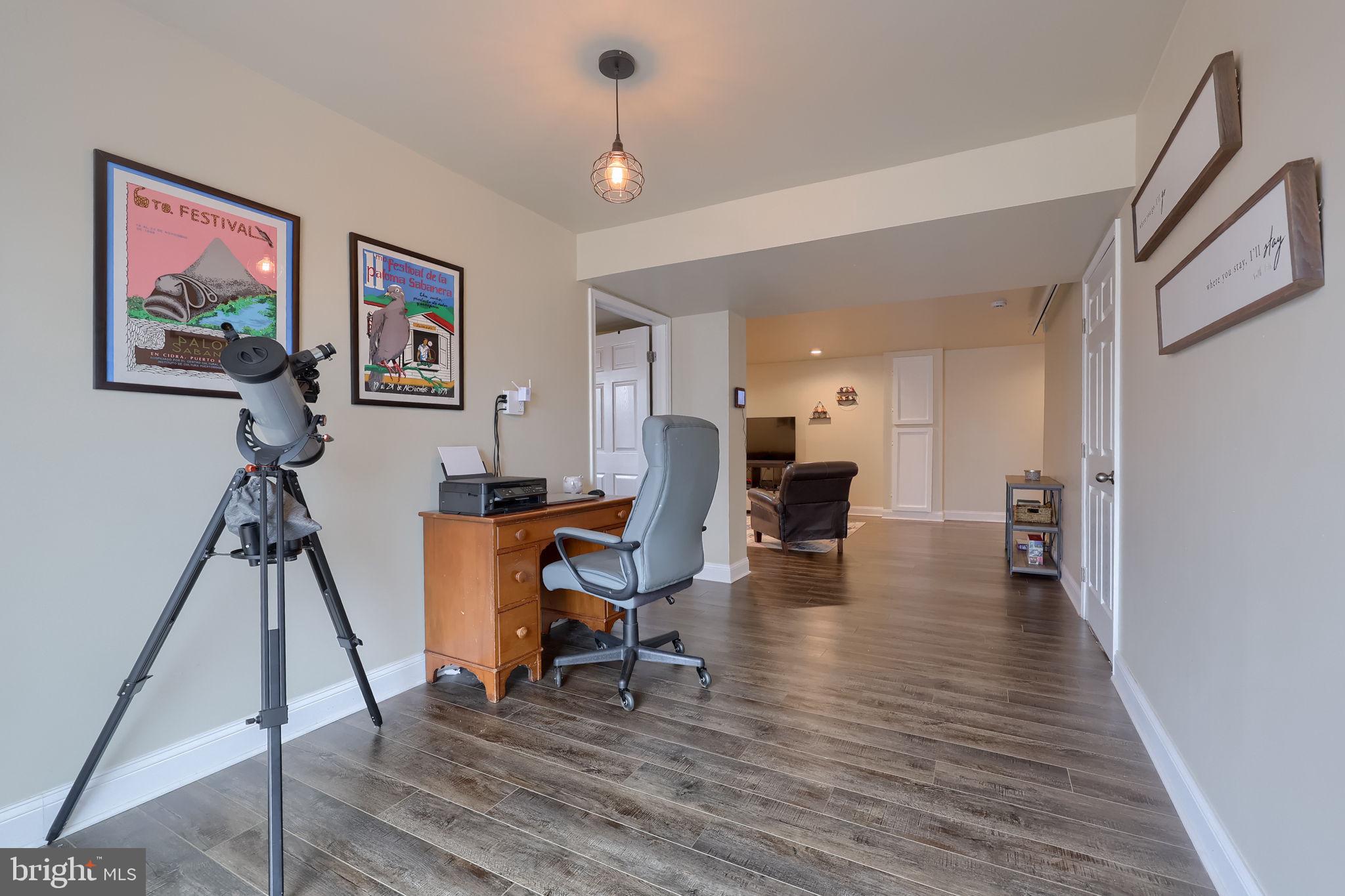 CREEK HILL - Residential