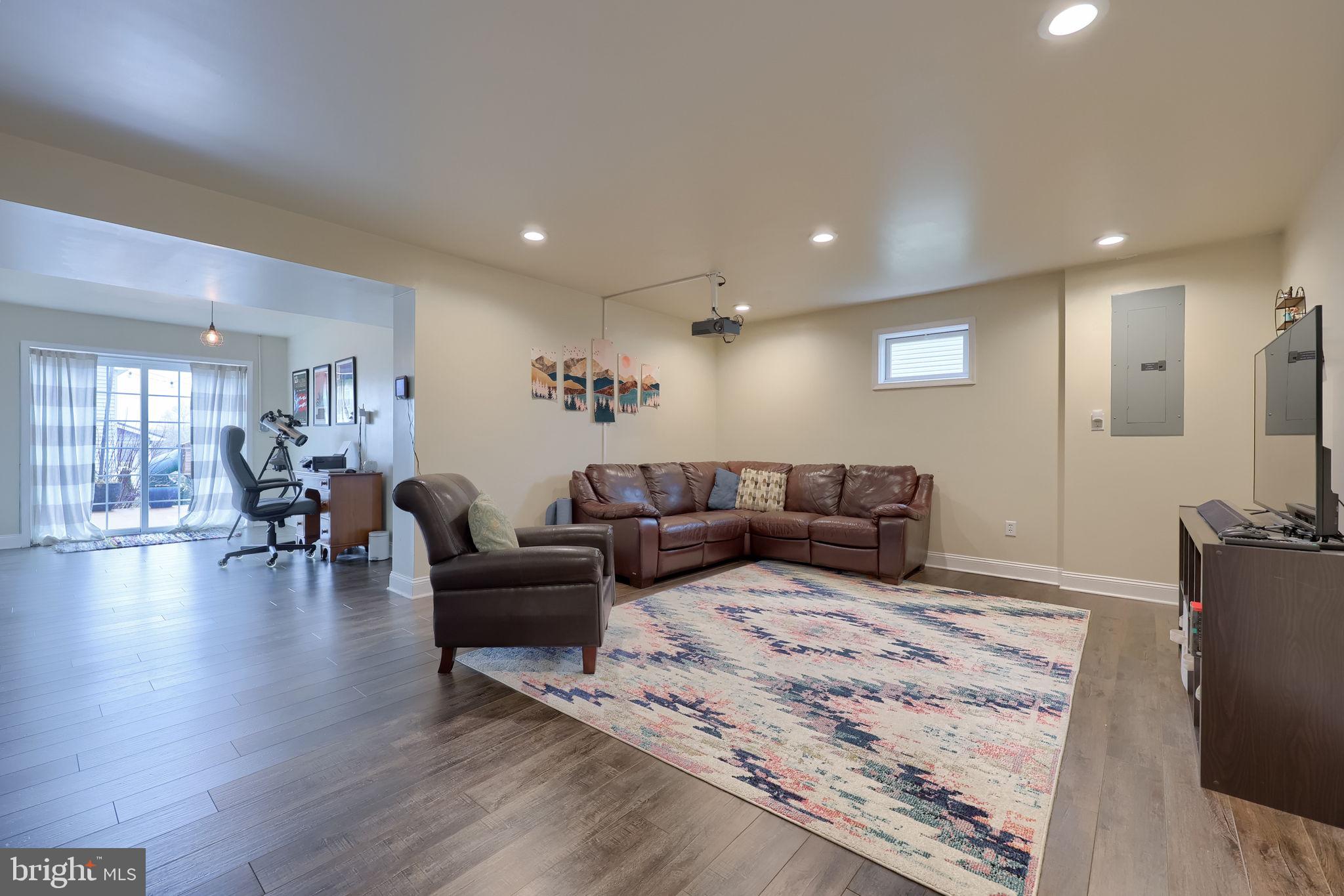 CREEK HILL - Residential