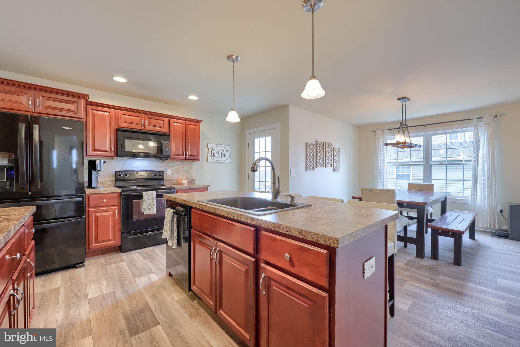 CREEK HILL - Residential