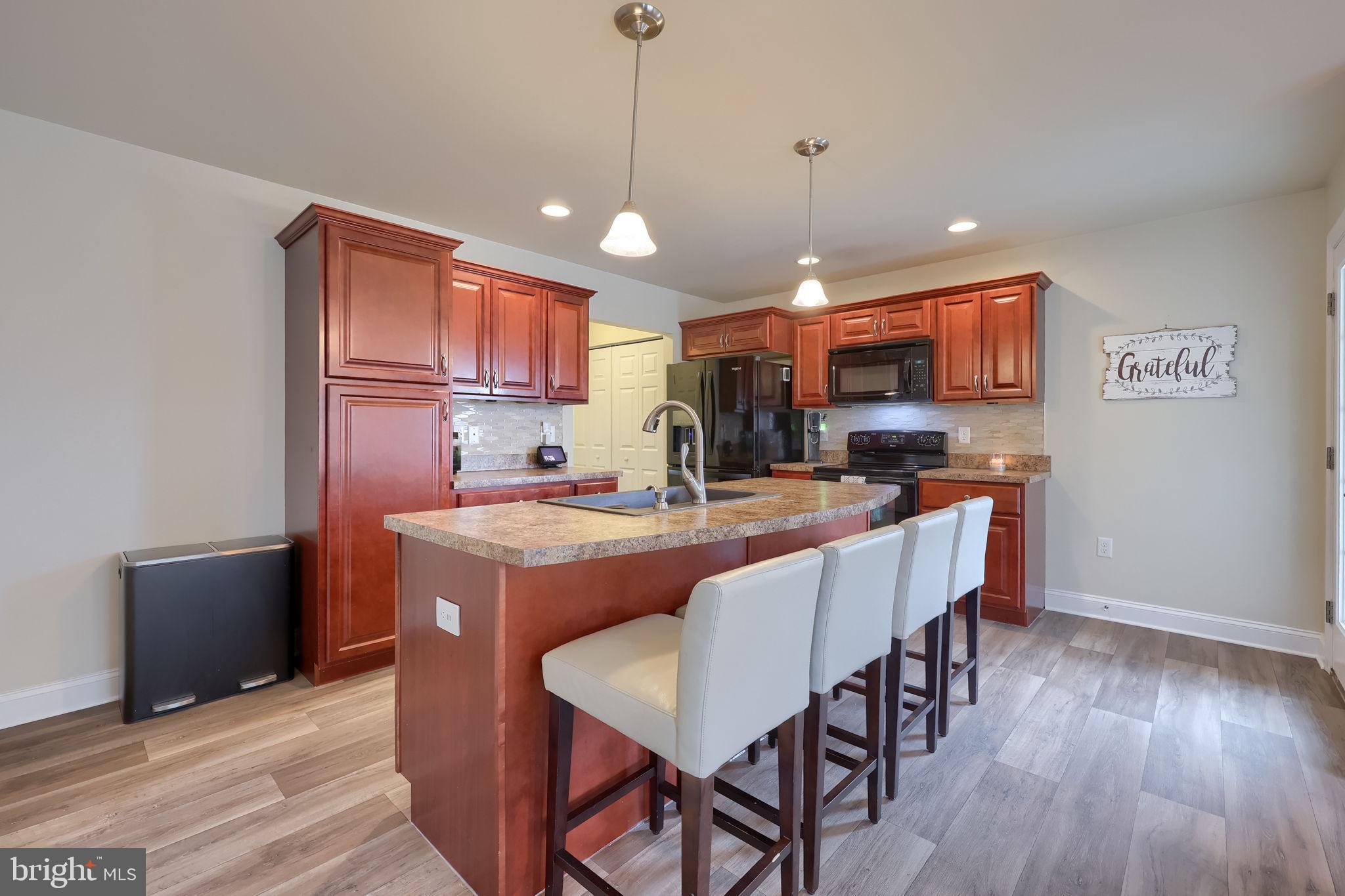 CREEK HILL - Residential