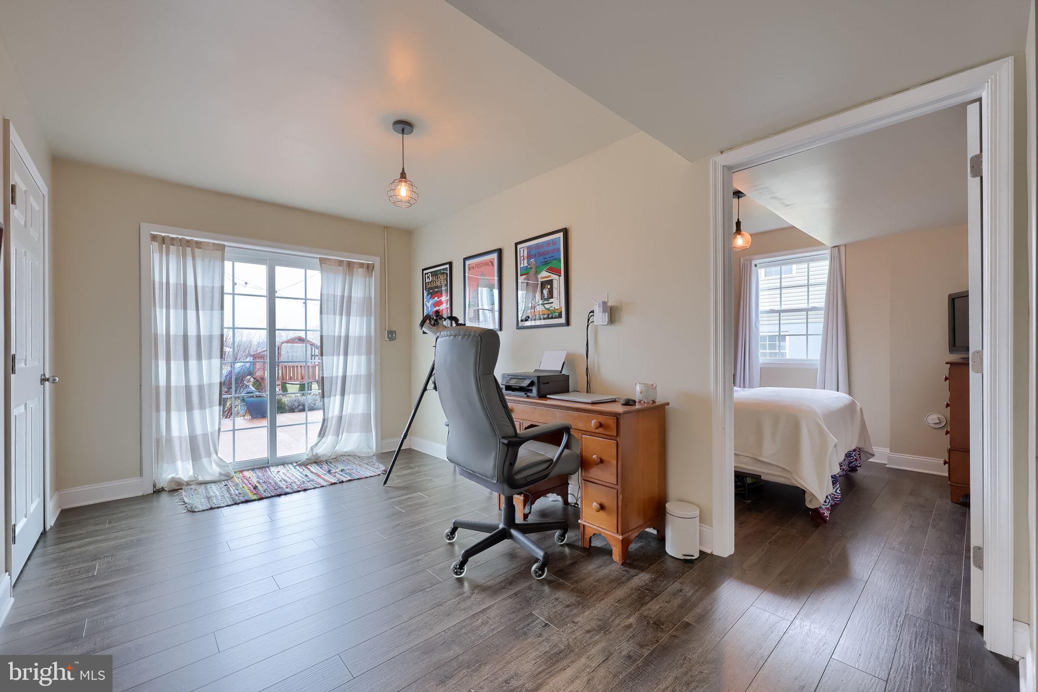 CREEK HILL - Residential