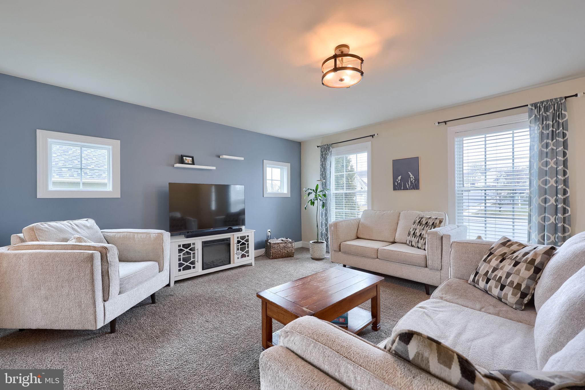 CREEK HILL - Residential