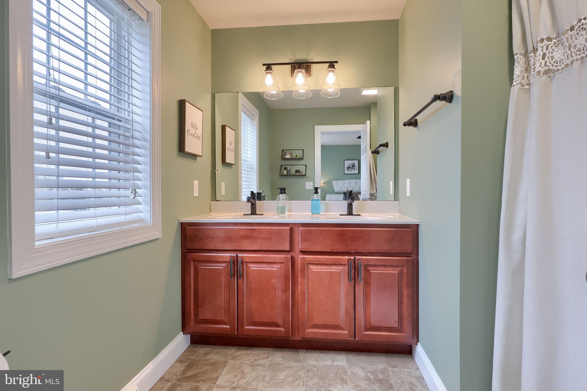 CREEK HILL - Residential