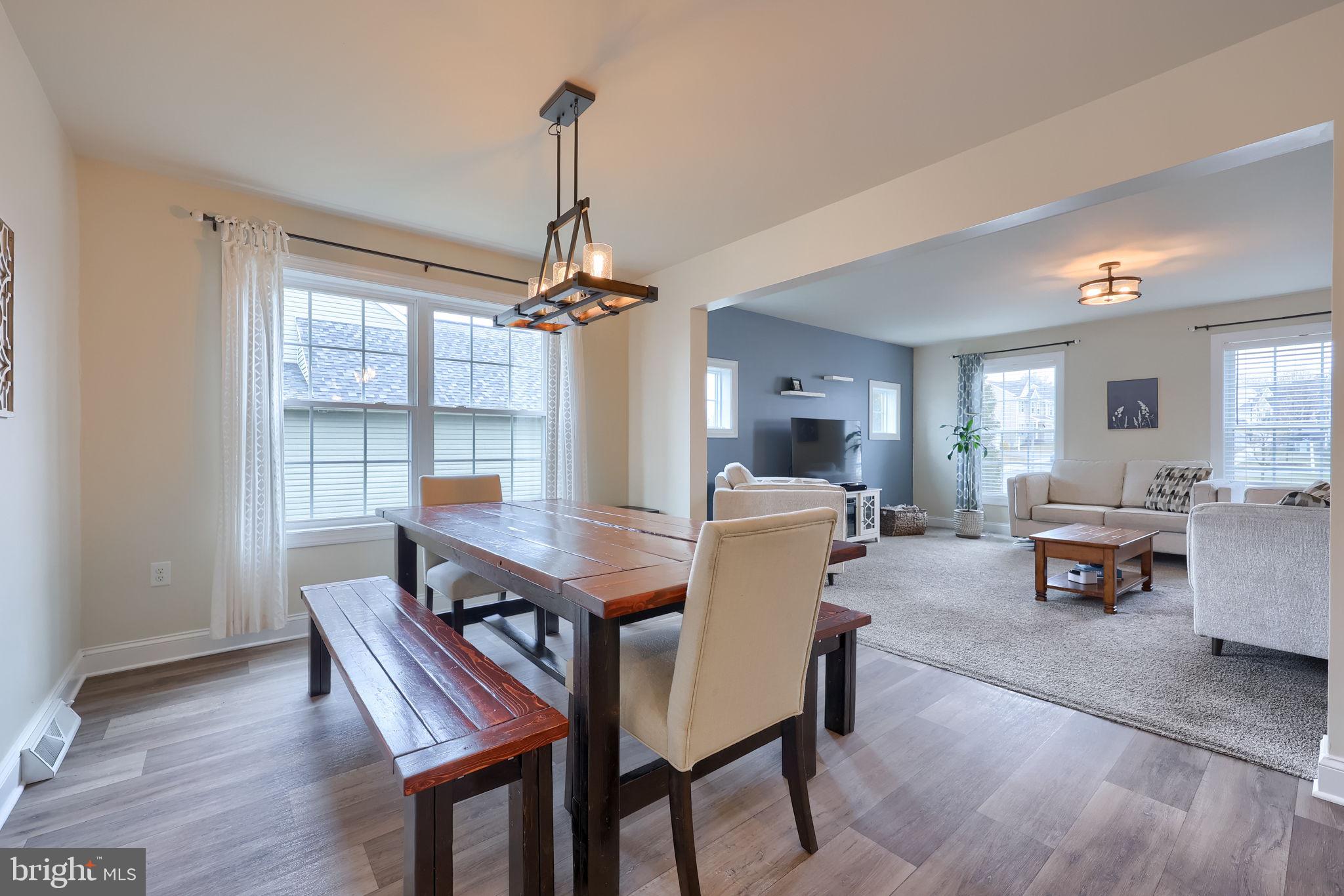 CREEK HILL - Residential