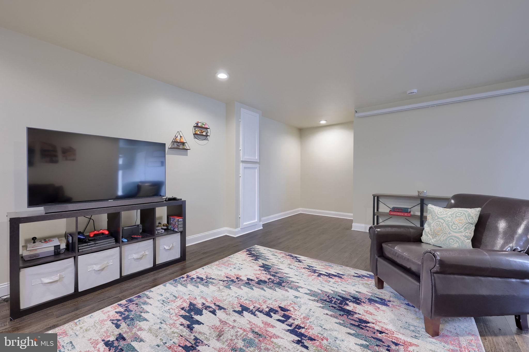 CREEK HILL - Residential