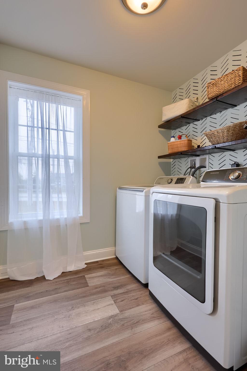 CREEK HILL - Residential