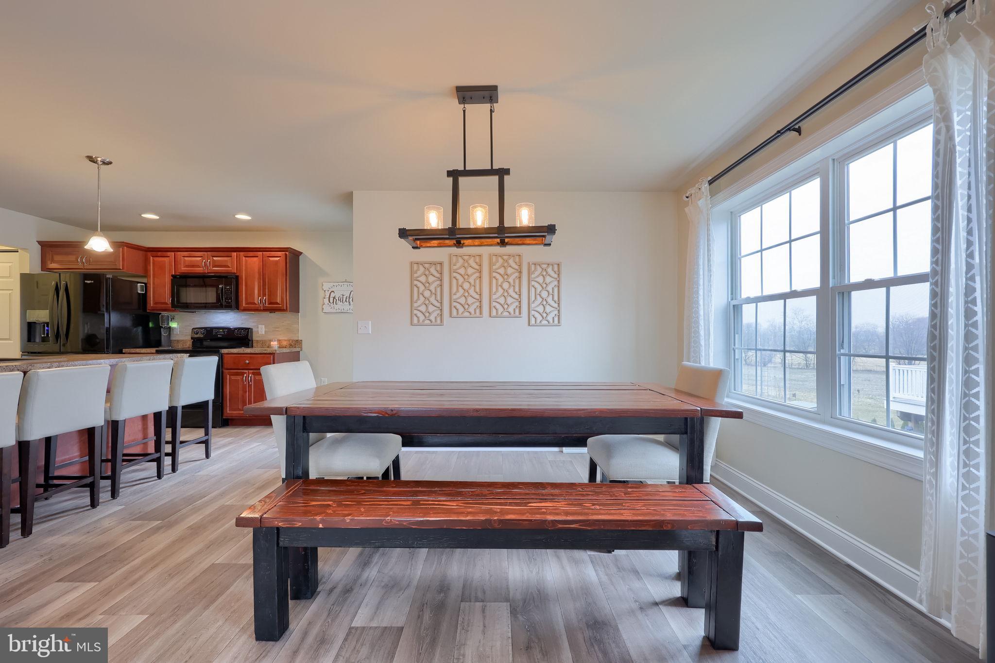 CREEK HILL - Residential