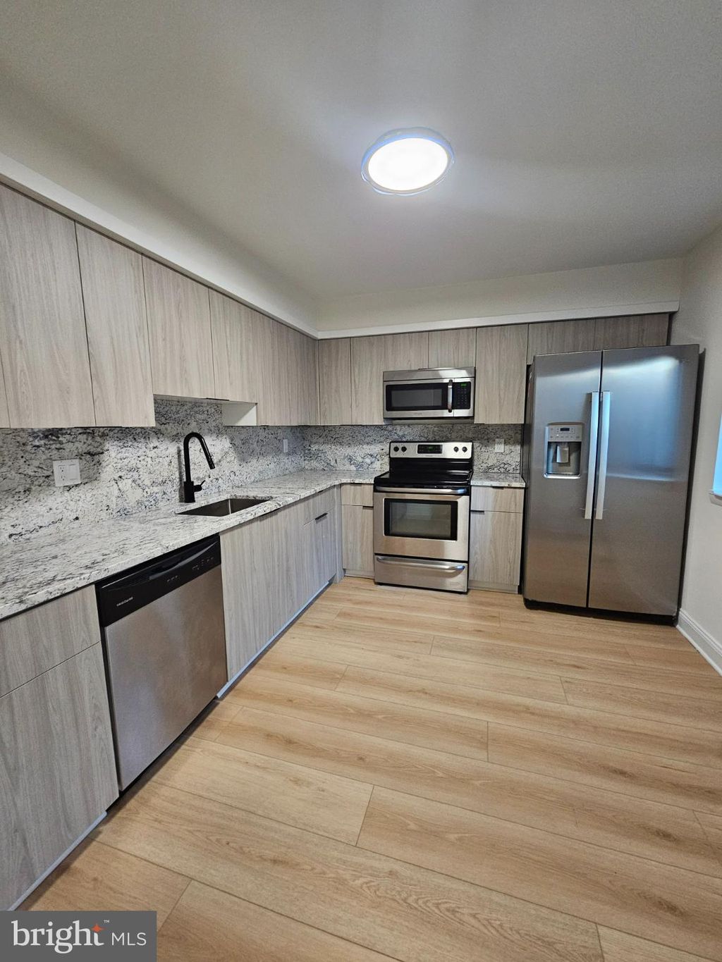 Photo of 262 Clinton Court, HOLLAND, PA 18966 (MLS # PABU2111570)