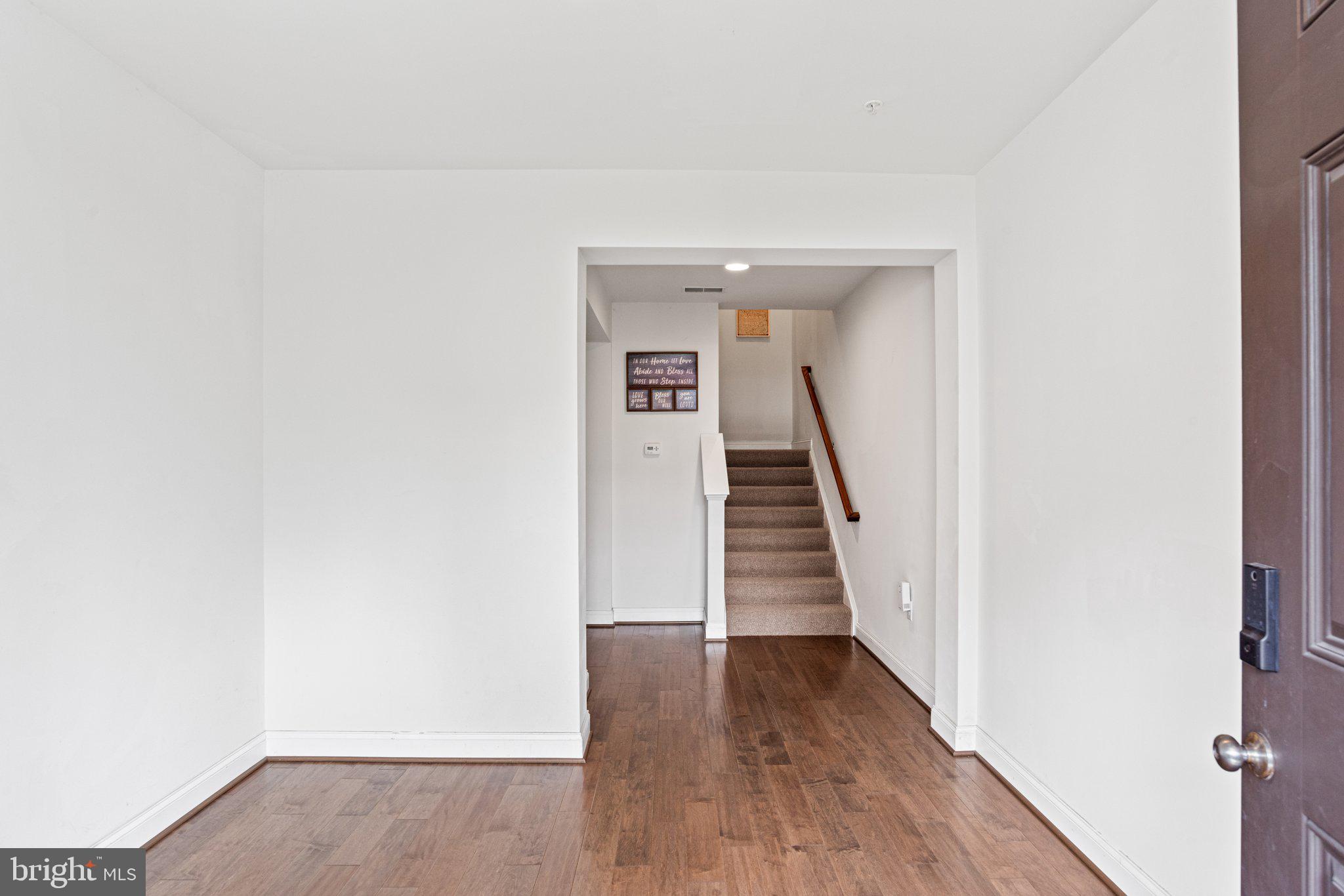 562 FAWN LANE