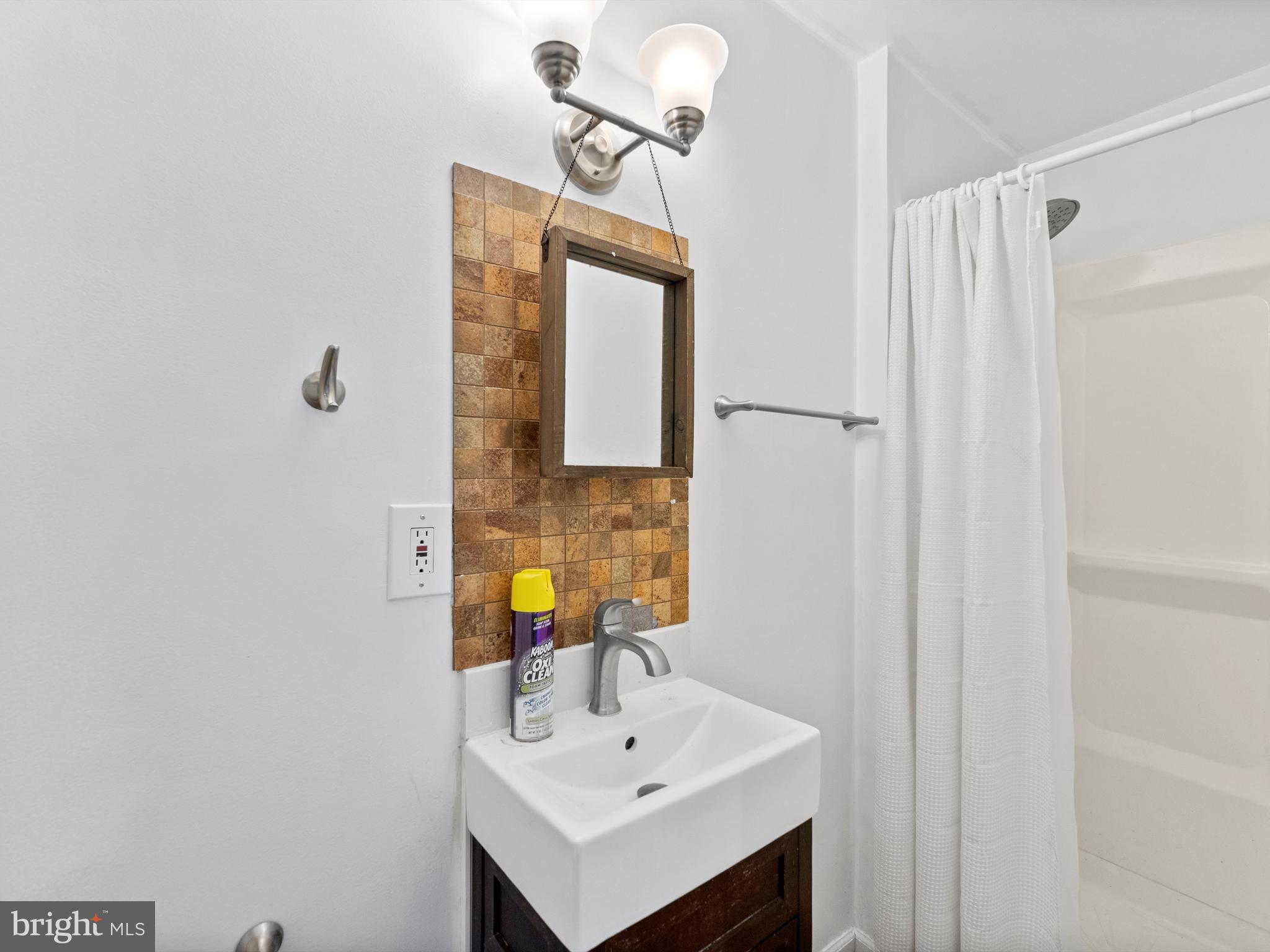 BURKE CENTRE - Residential Lease