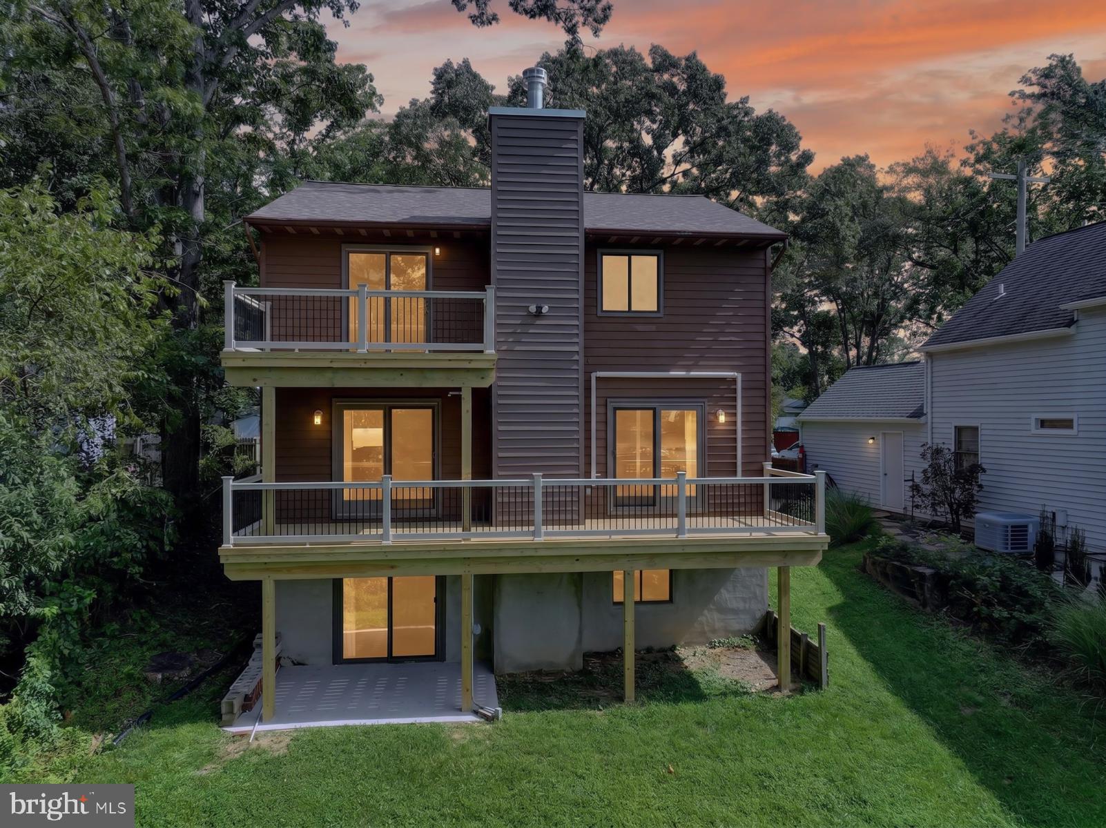 282 RIVERSIDE DRIVE