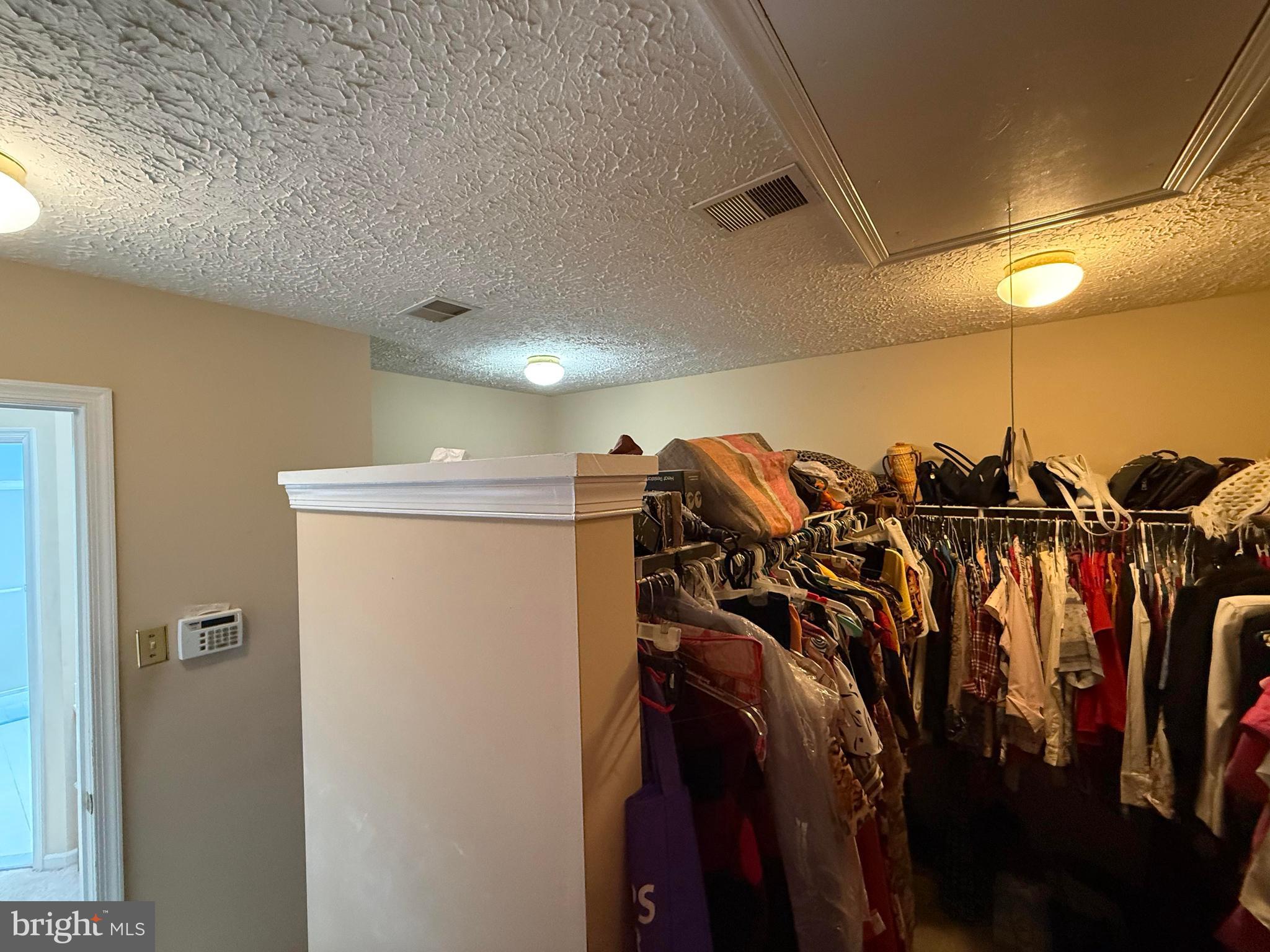 JAMES CREEK - Residential