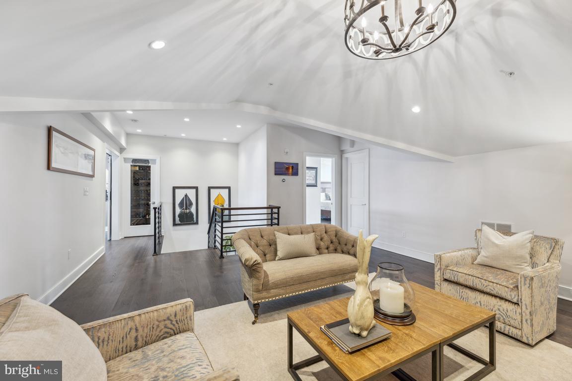 HISTORIC DISTRICT - Residential