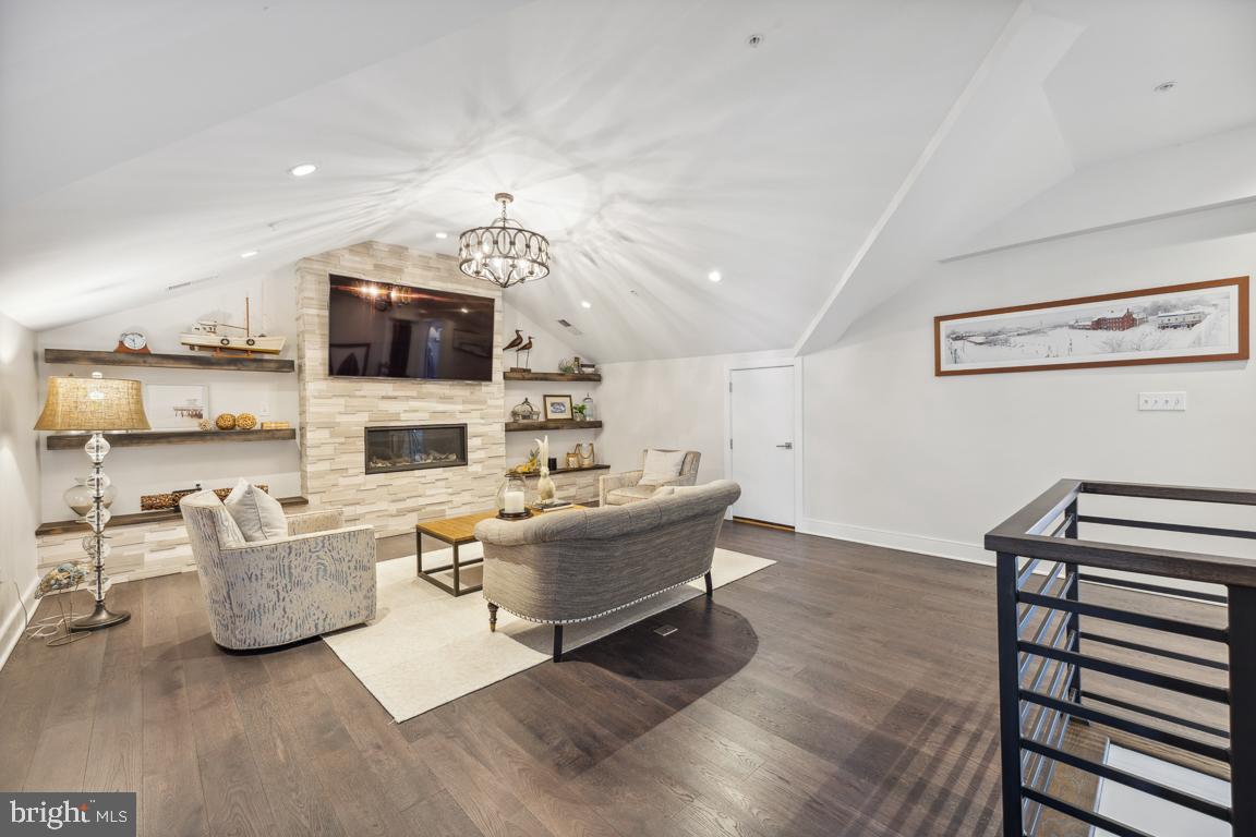 HISTORIC DISTRICT - Residential