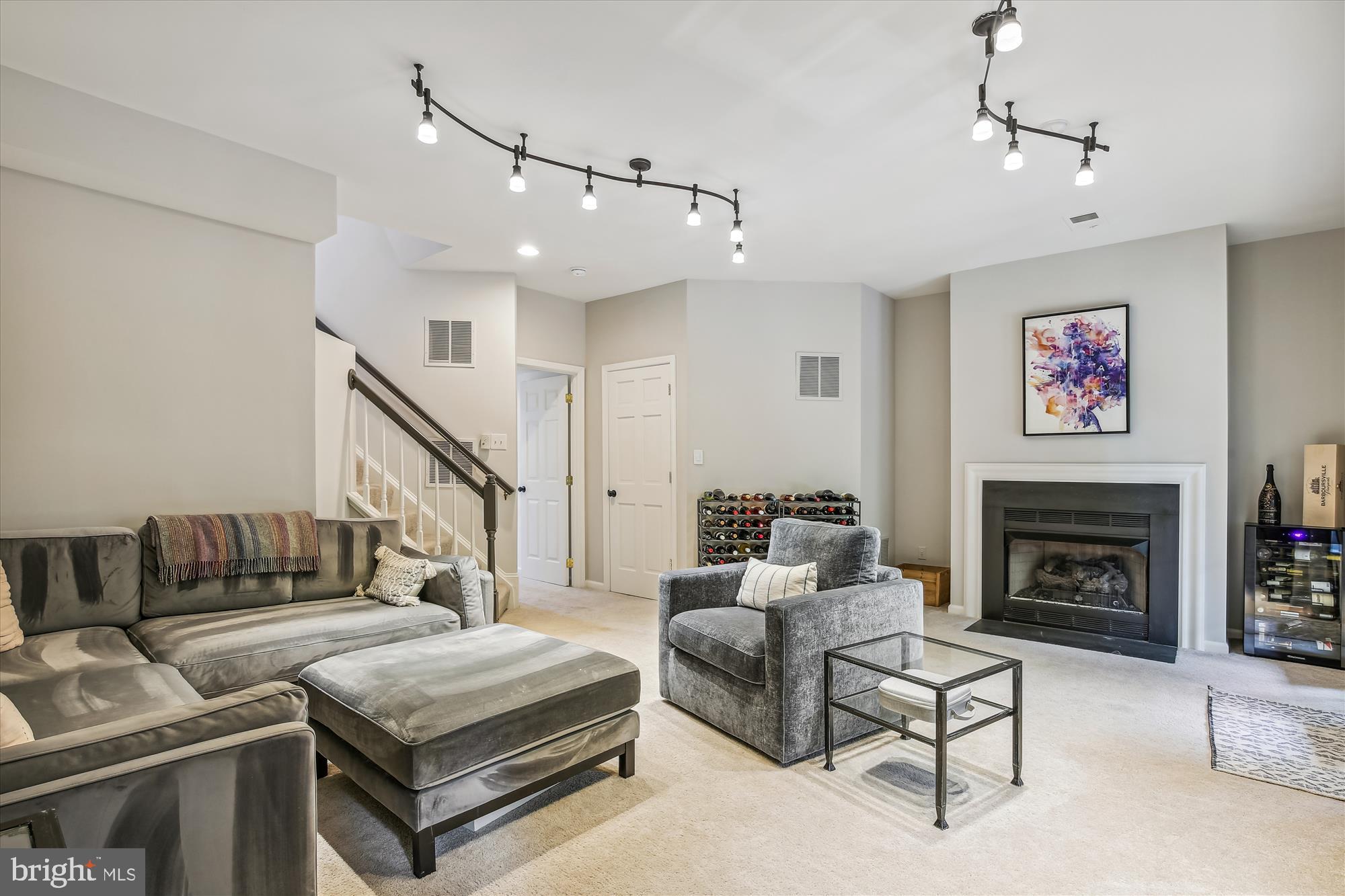 ISLAND CREEK - Residential