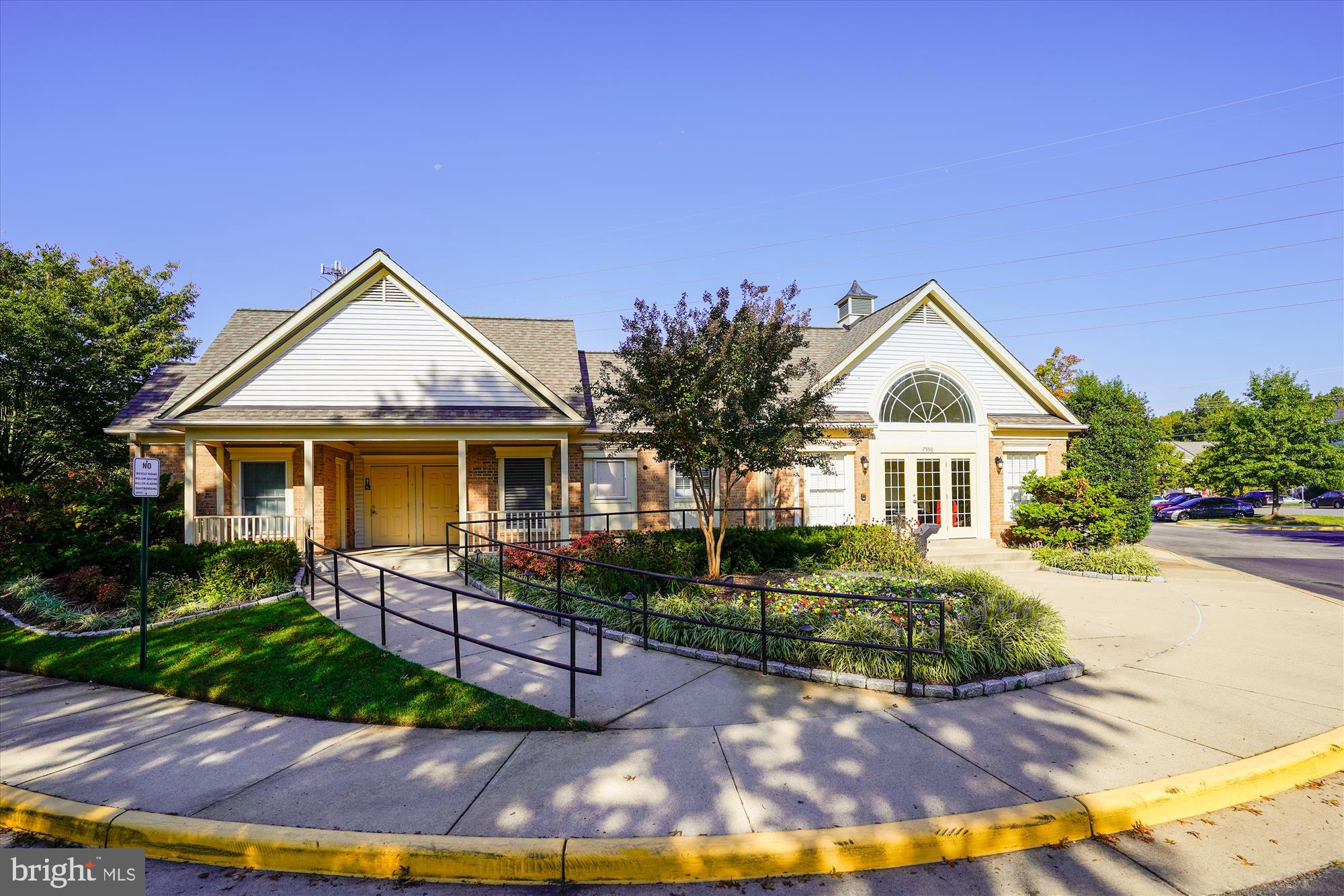 ISLAND CREEK - Residential