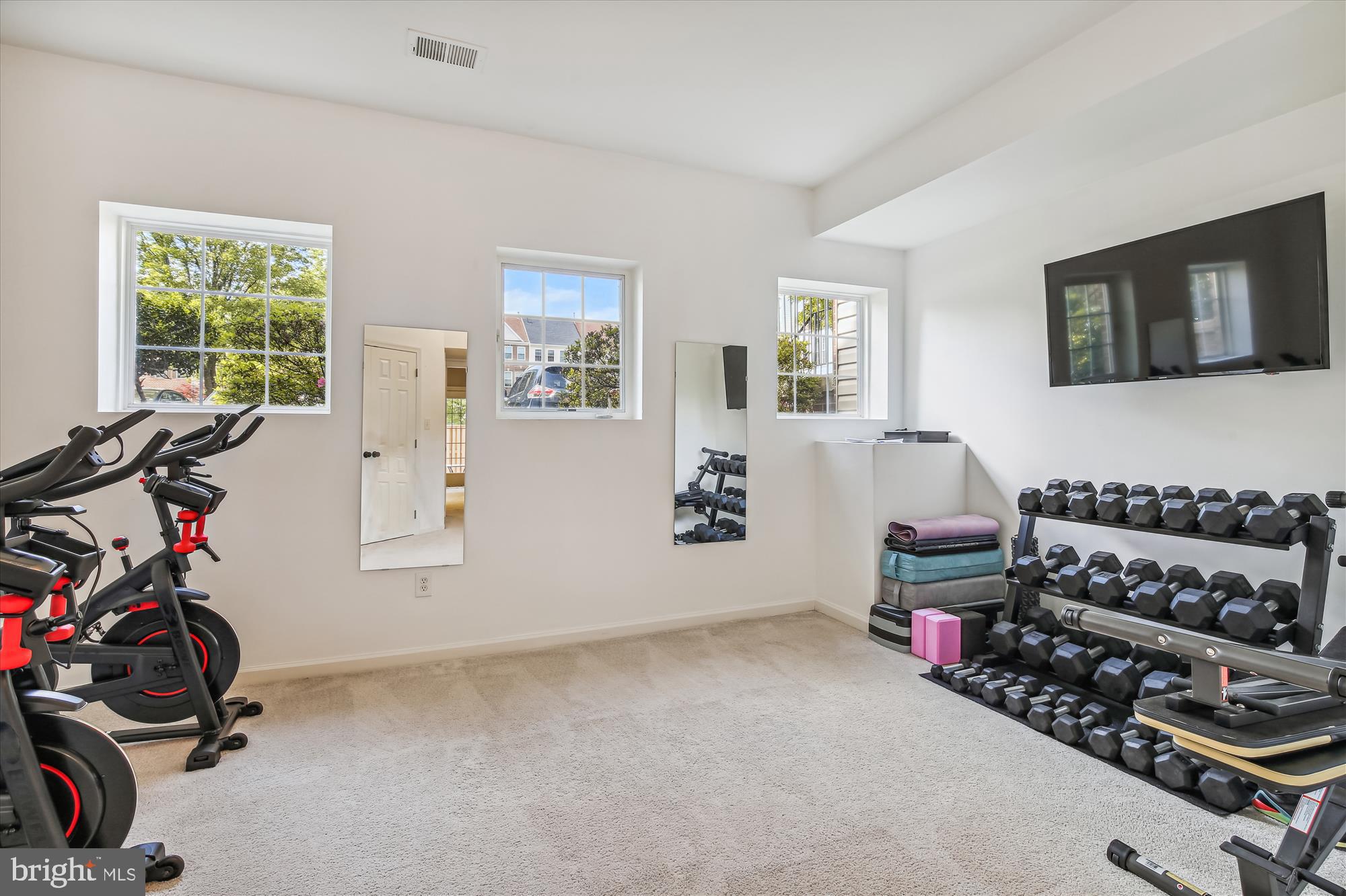 ISLAND CREEK - Residential