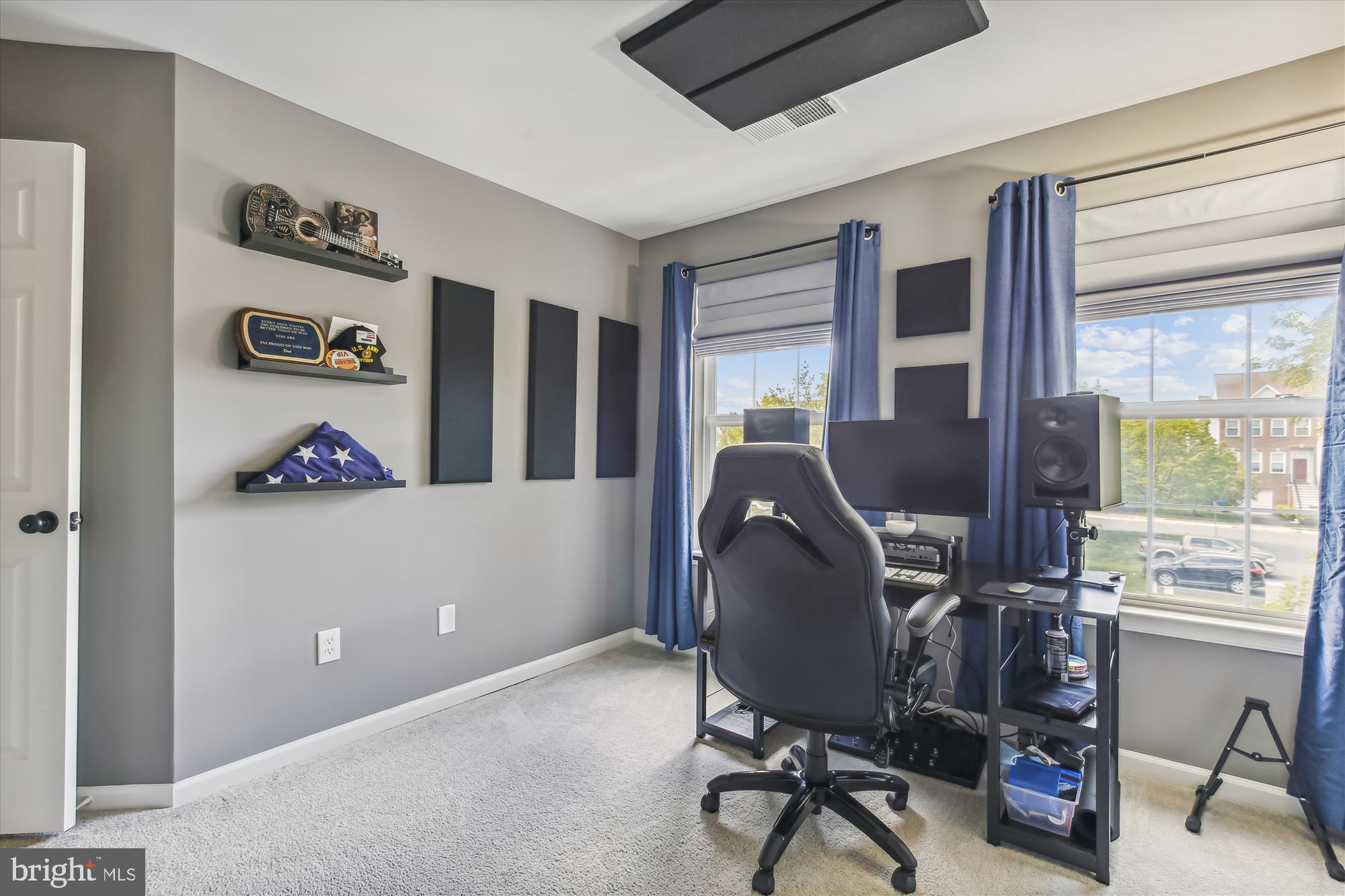 ISLAND CREEK - Residential