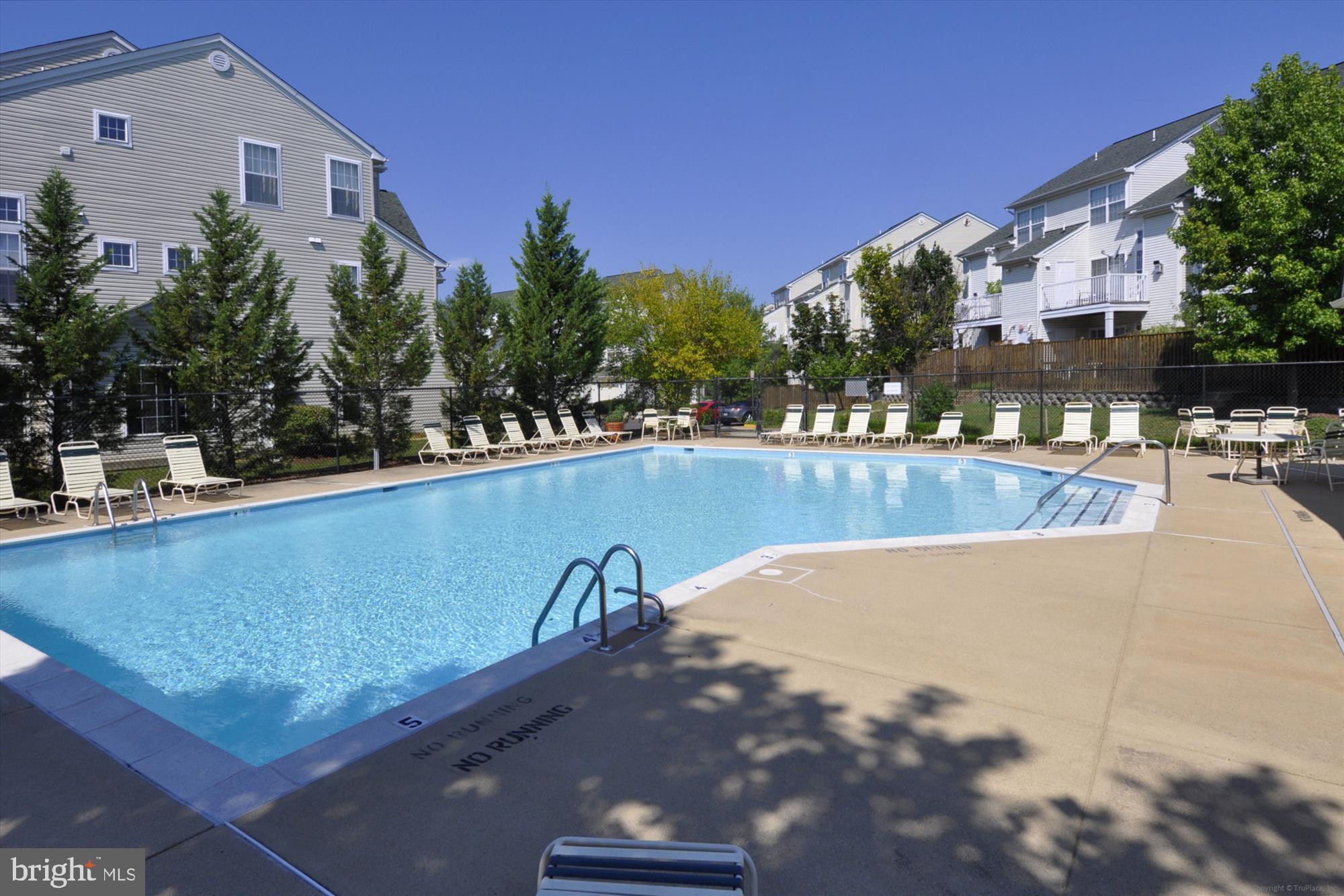 ISLAND CREEK - Residential