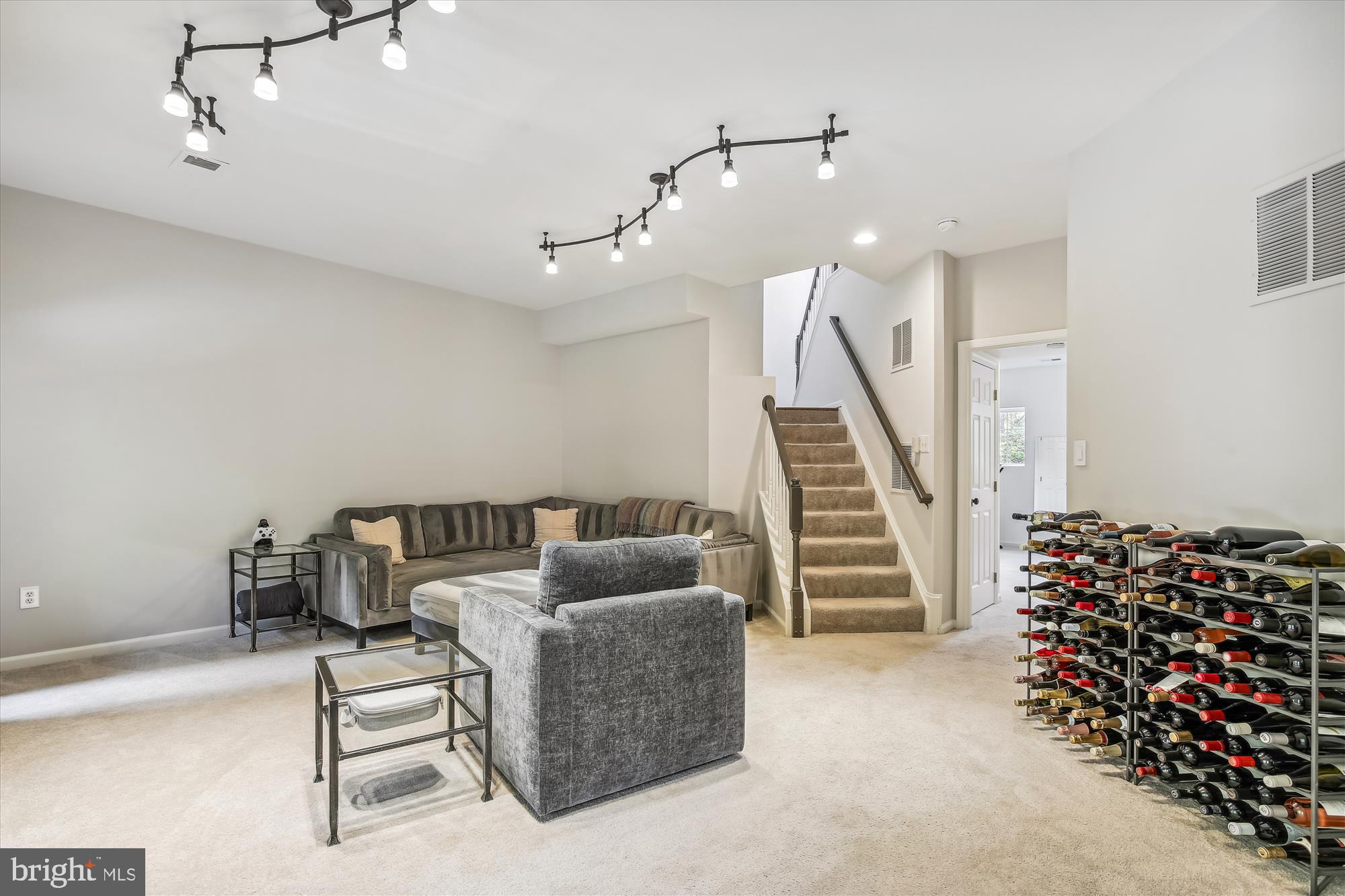 ISLAND CREEK - Residential