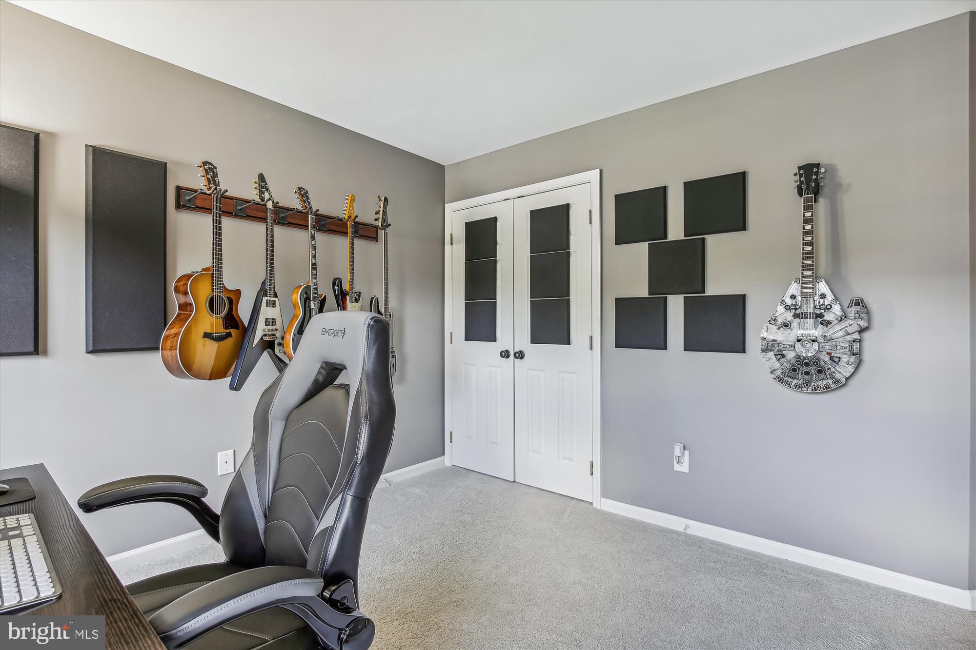 ISLAND CREEK - Residential