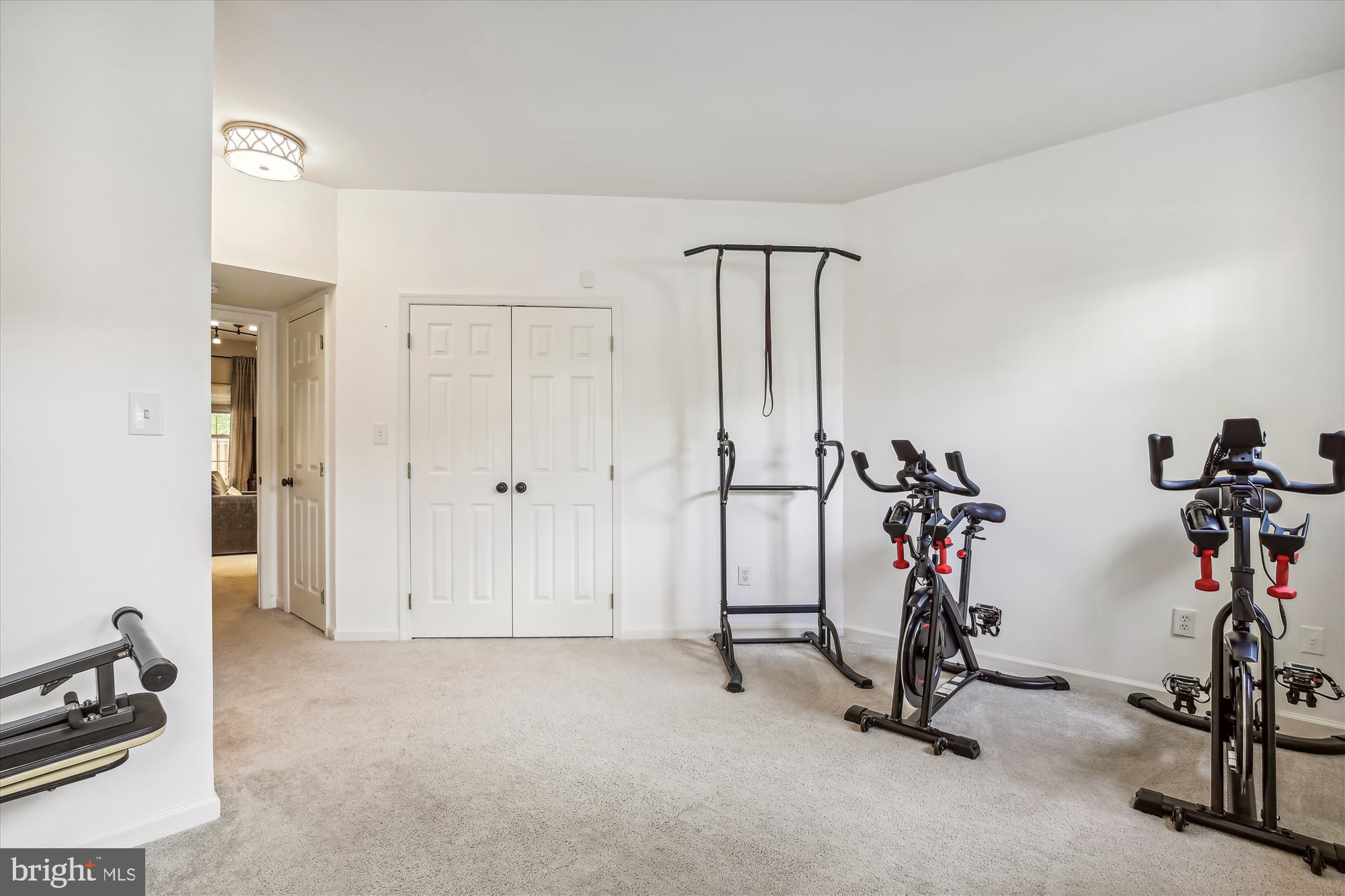 ISLAND CREEK - Residential