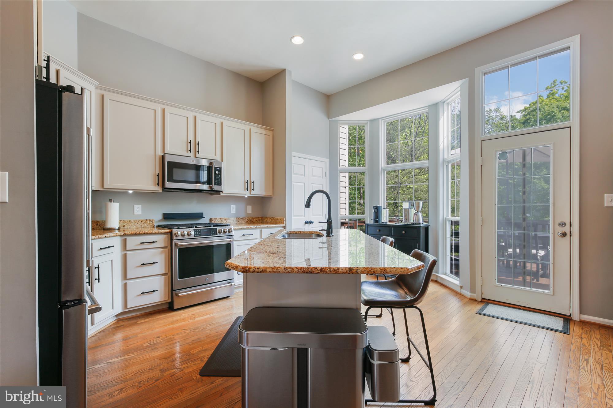 ISLAND CREEK - Residential