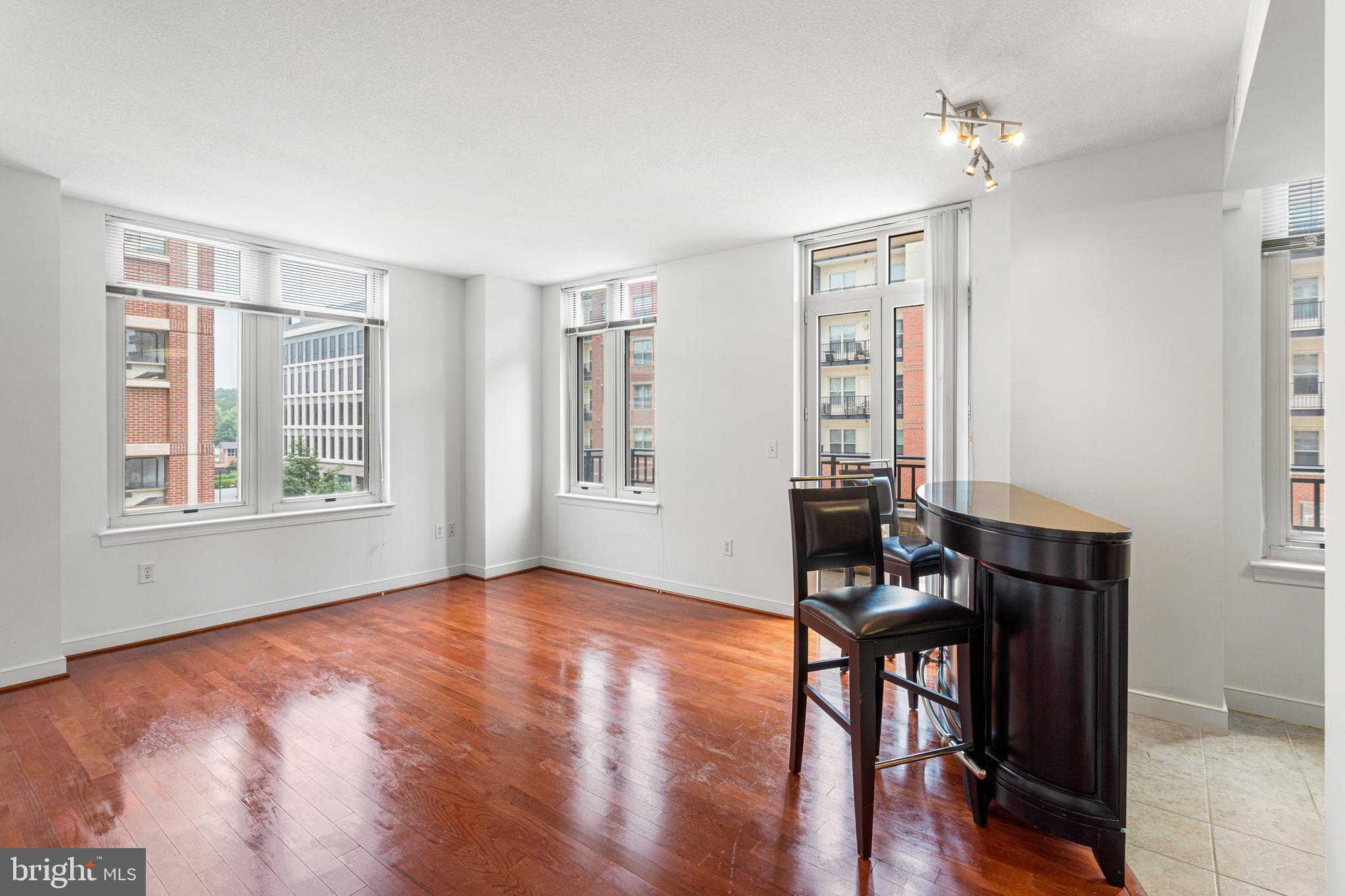 NATIONAL HARBOR - Residential