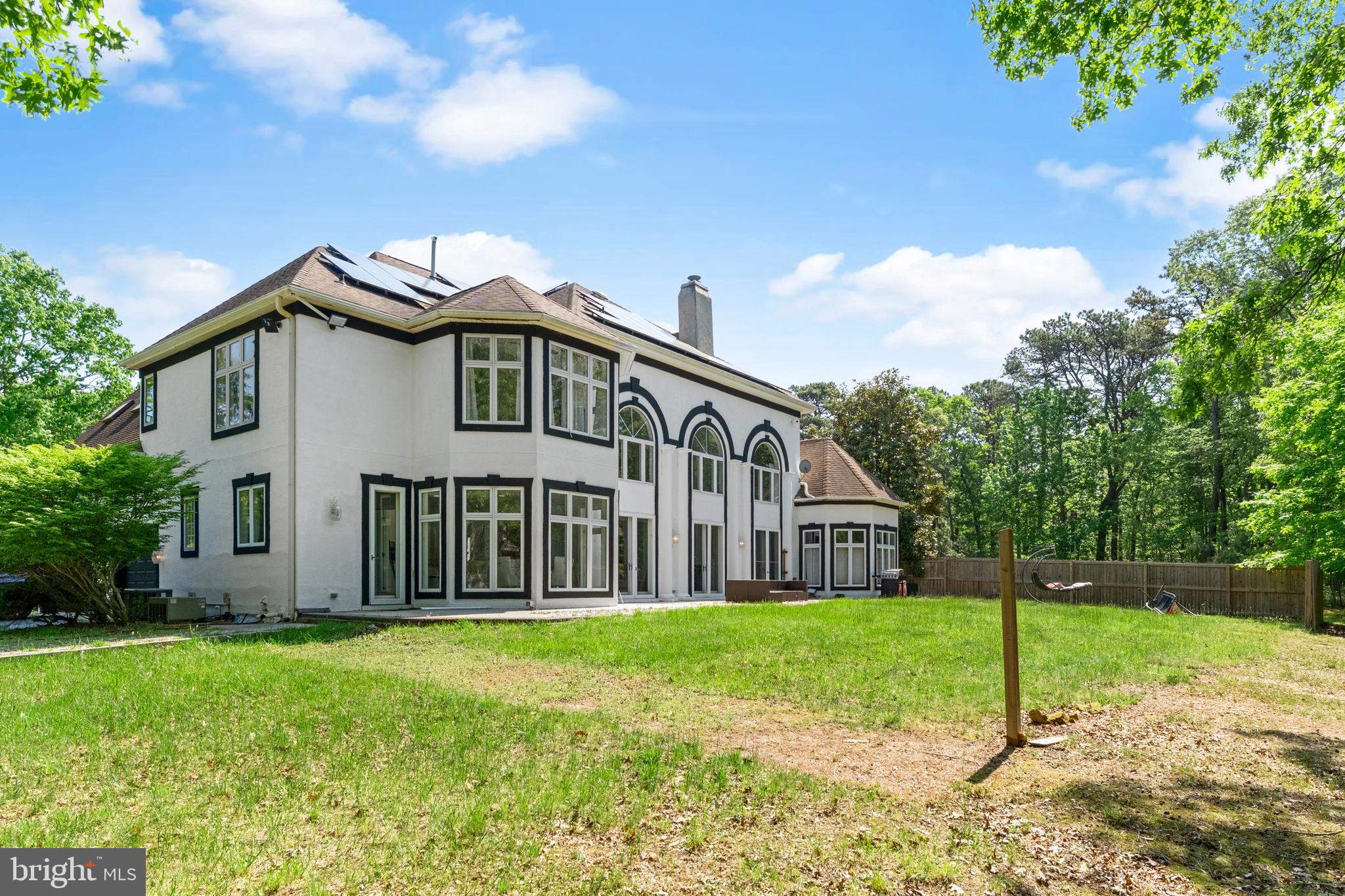 612 PINEVIEW DRIVE
